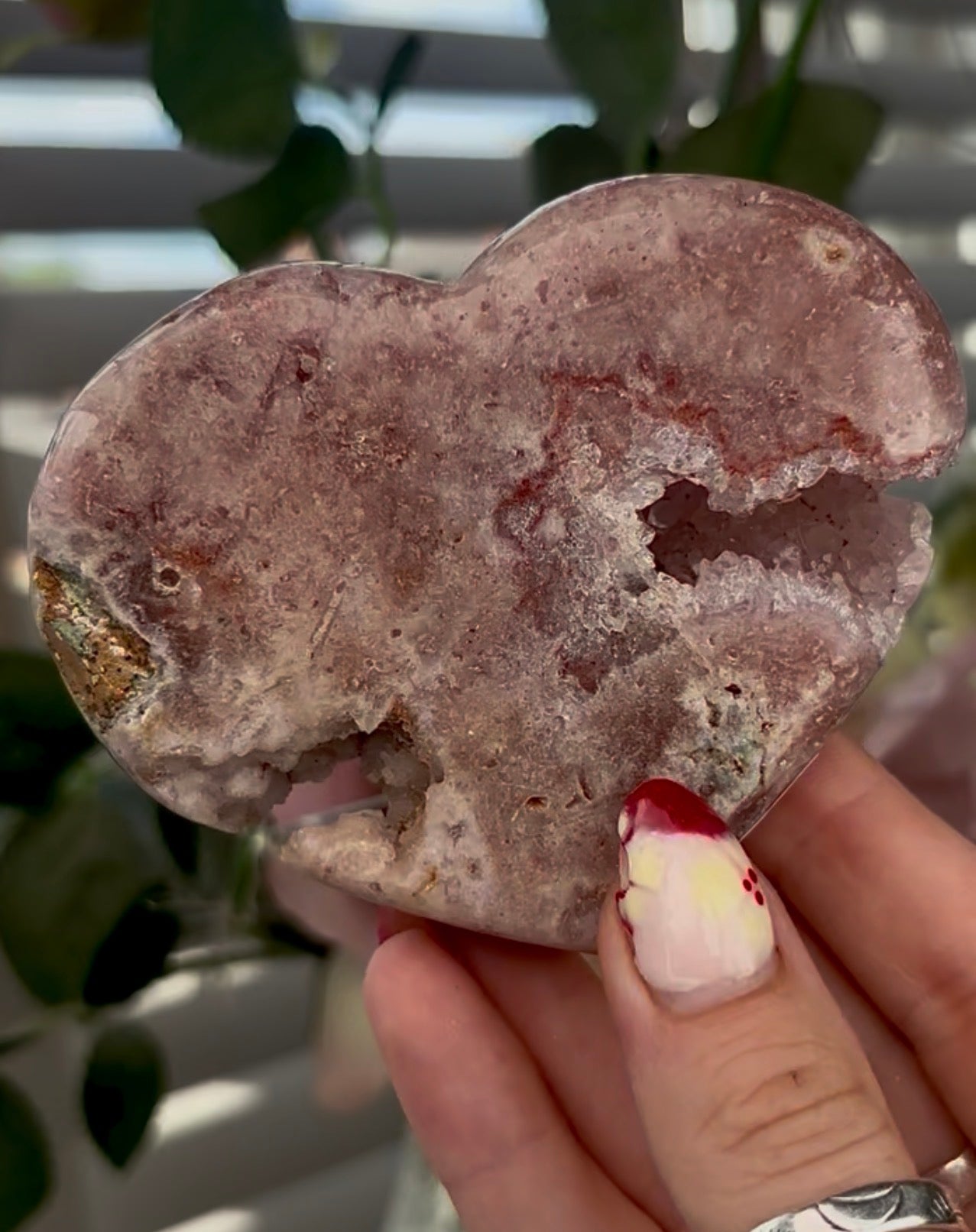 pink amethyst heart - comes with stand (8cm)
