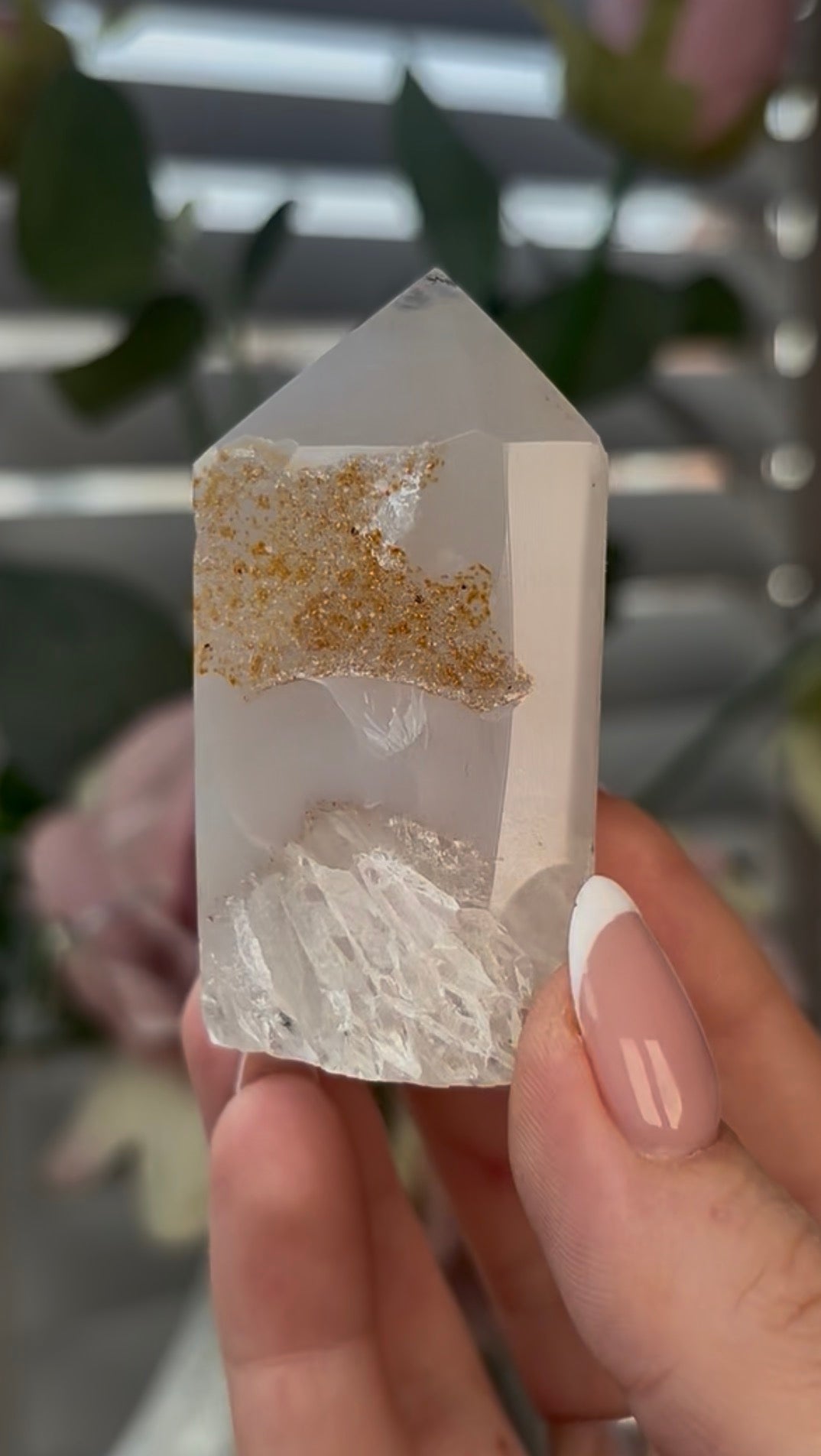 Beautiful, agate tower with druzy