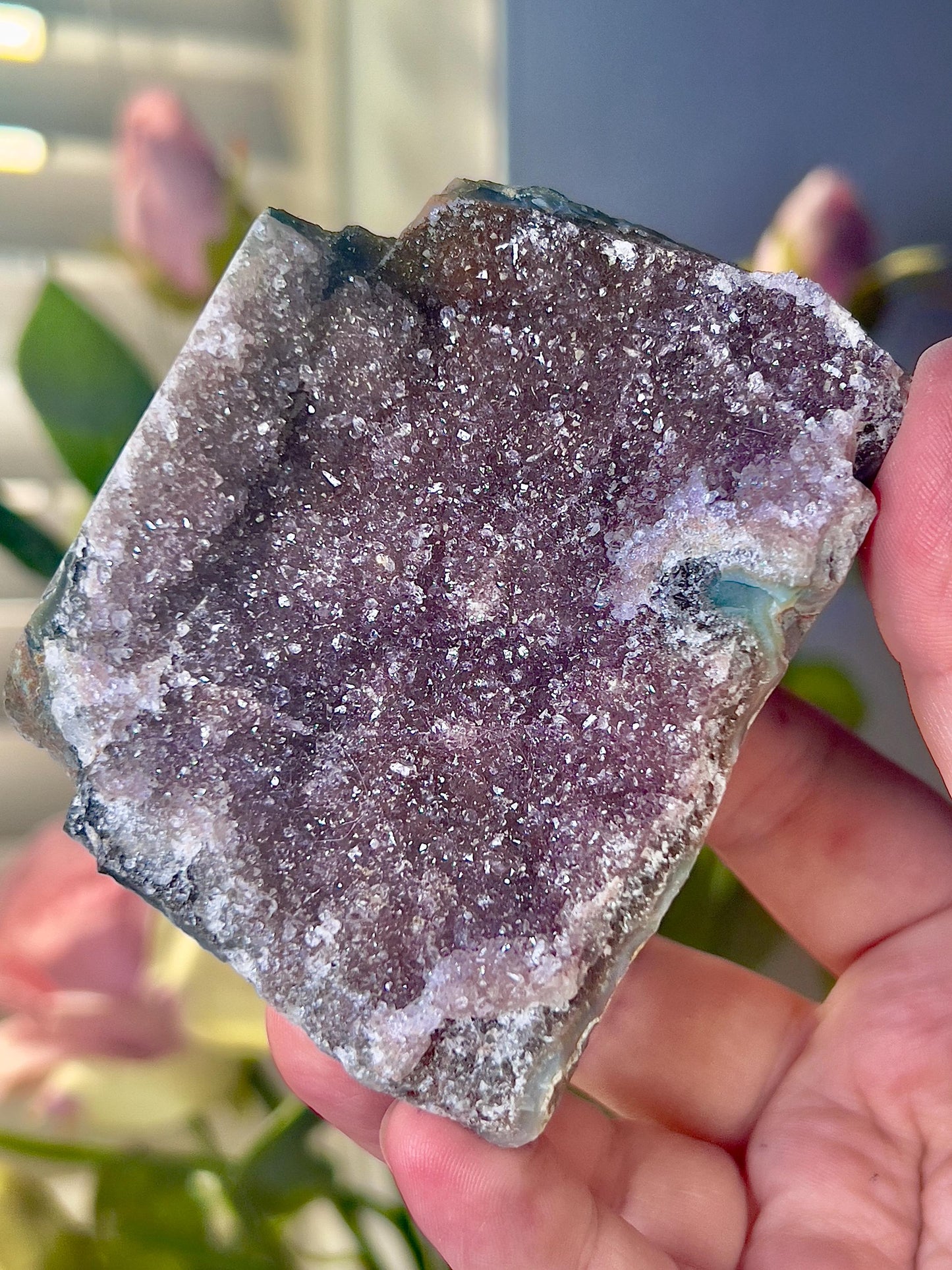 amethyst cutbase pink toned freeform this piece sits multiple ways - 320g 6cm(H) 8cm(h)