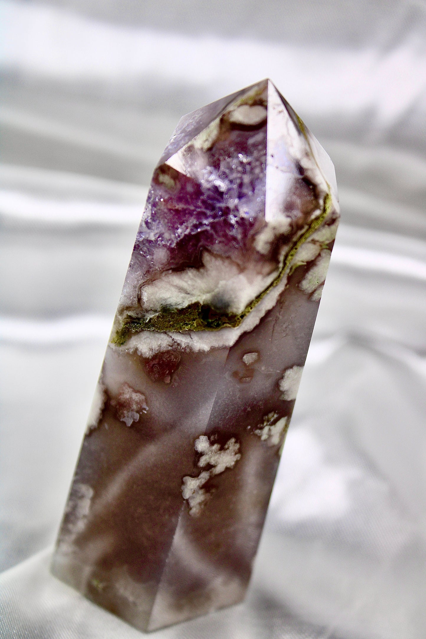 Black flower agate tower with amethyst 303g nearly 12cm
