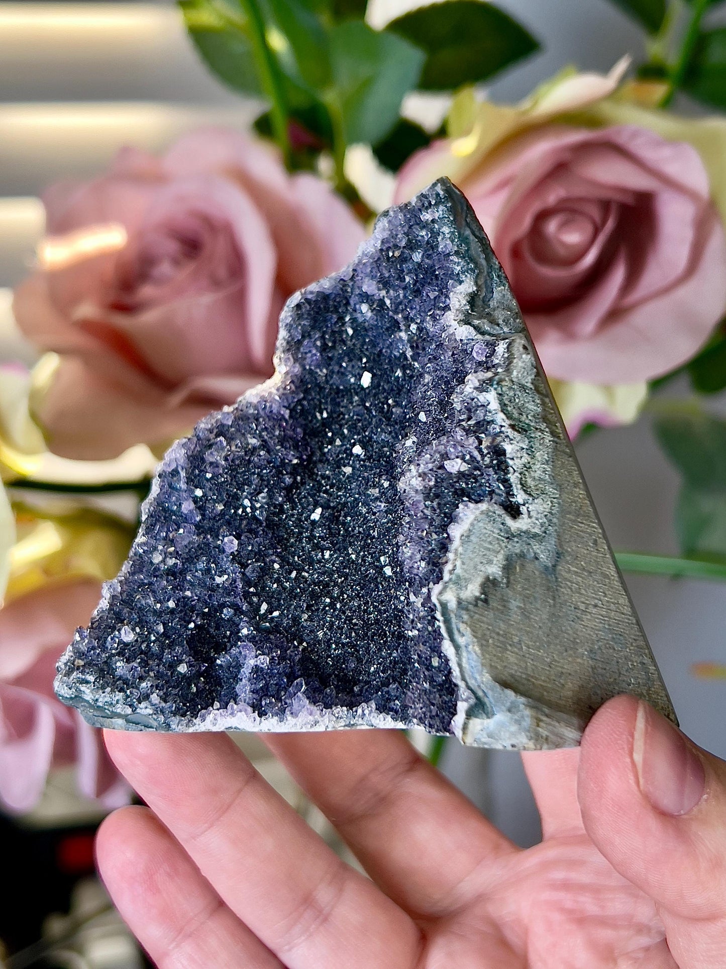 amethyst cutbase black tone freeform - 225g 8cm(h) 7cm(w)