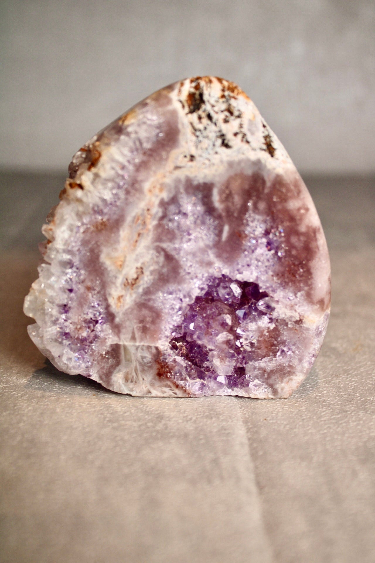 Extra high quality, purple, pink amethyst flame with quartz from brazil 220g 8cm (h) 8cm (w)