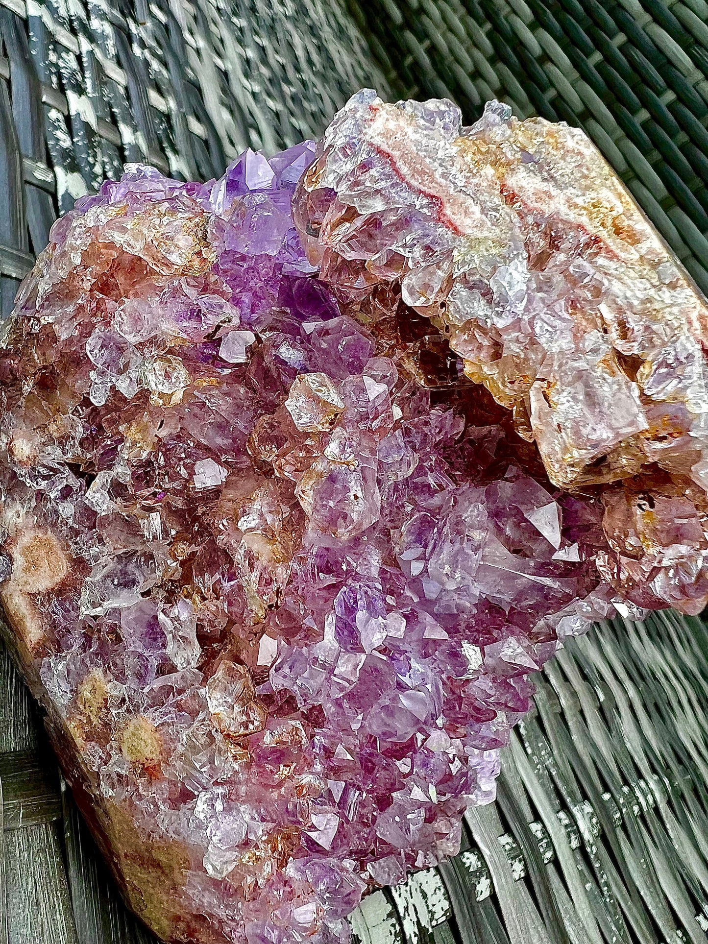 Super sparkly, bright, amethyst x flower agate freeform, flame 633g 10cm(h) 12cm (w)