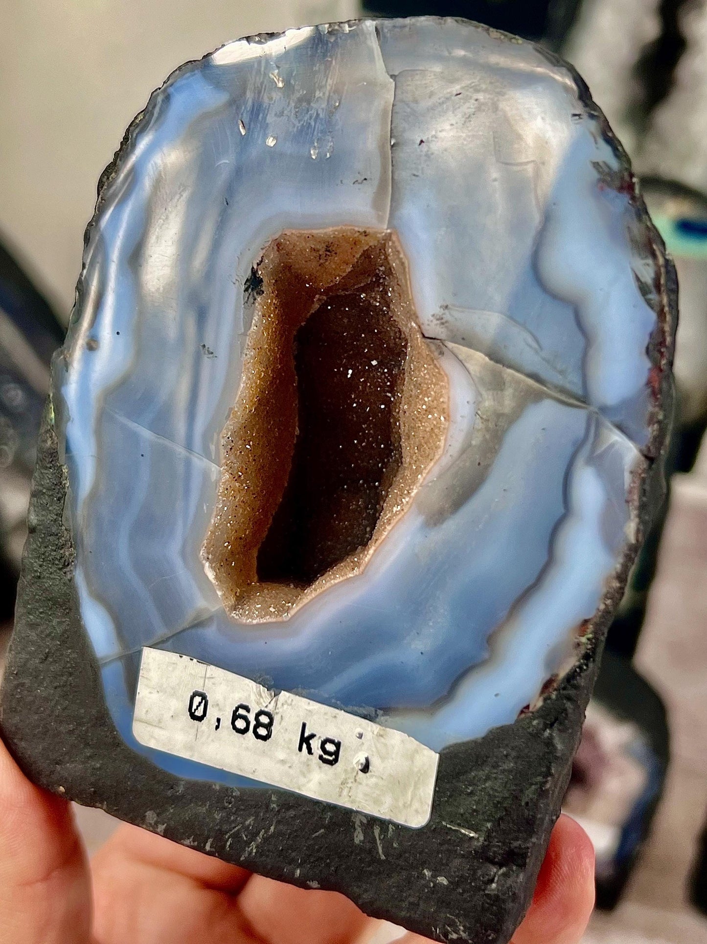 Beautiful, small,blue agate cathedral with peach sugar druzy 680g