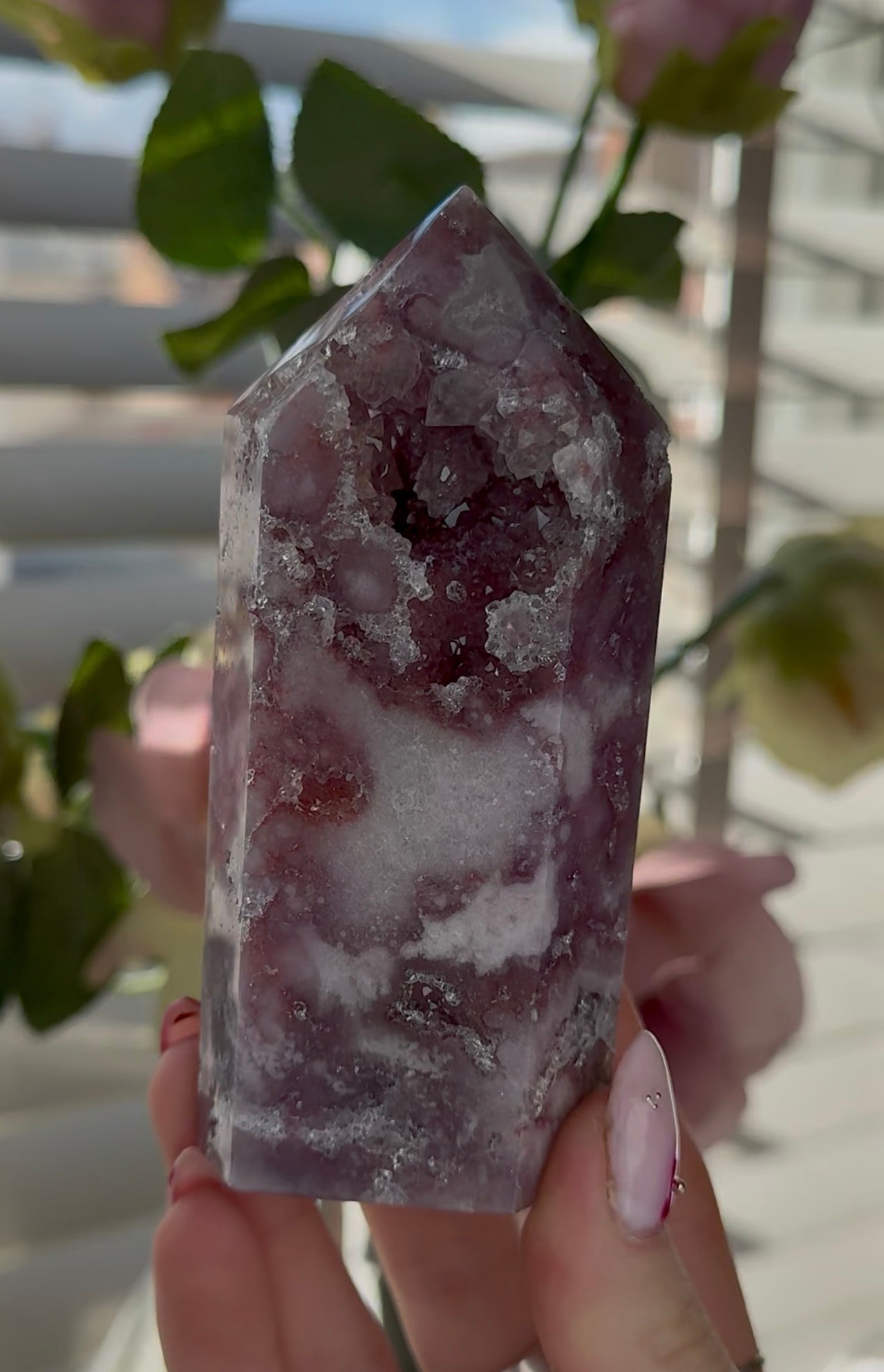 Hq Pink amethyst tower in lilac tones 11.5cm(h) 5cm(w)