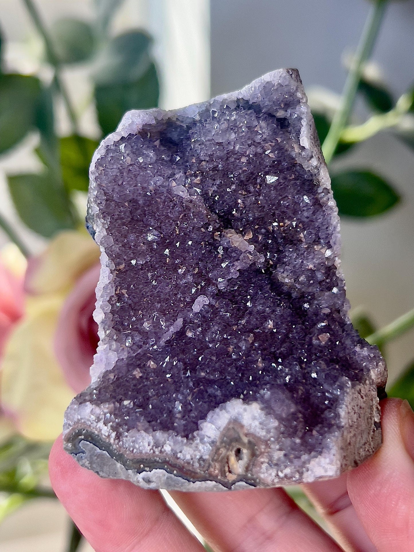 amethyst cutbase freeform - 175g 7cm(h) 6cm(w)