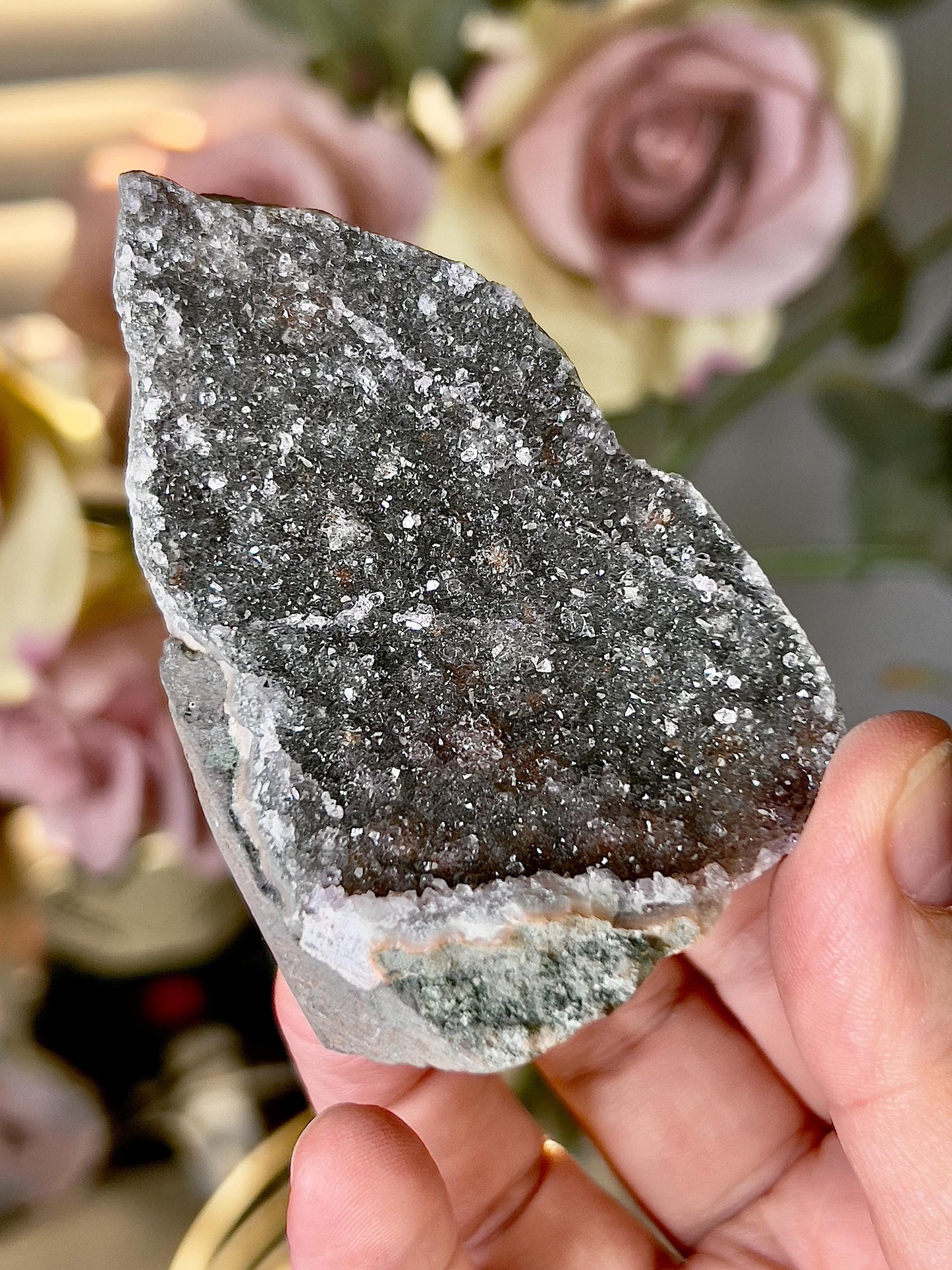 amethyst cutbase black tone freeform - 7cm(h) 5cm(w) 130g