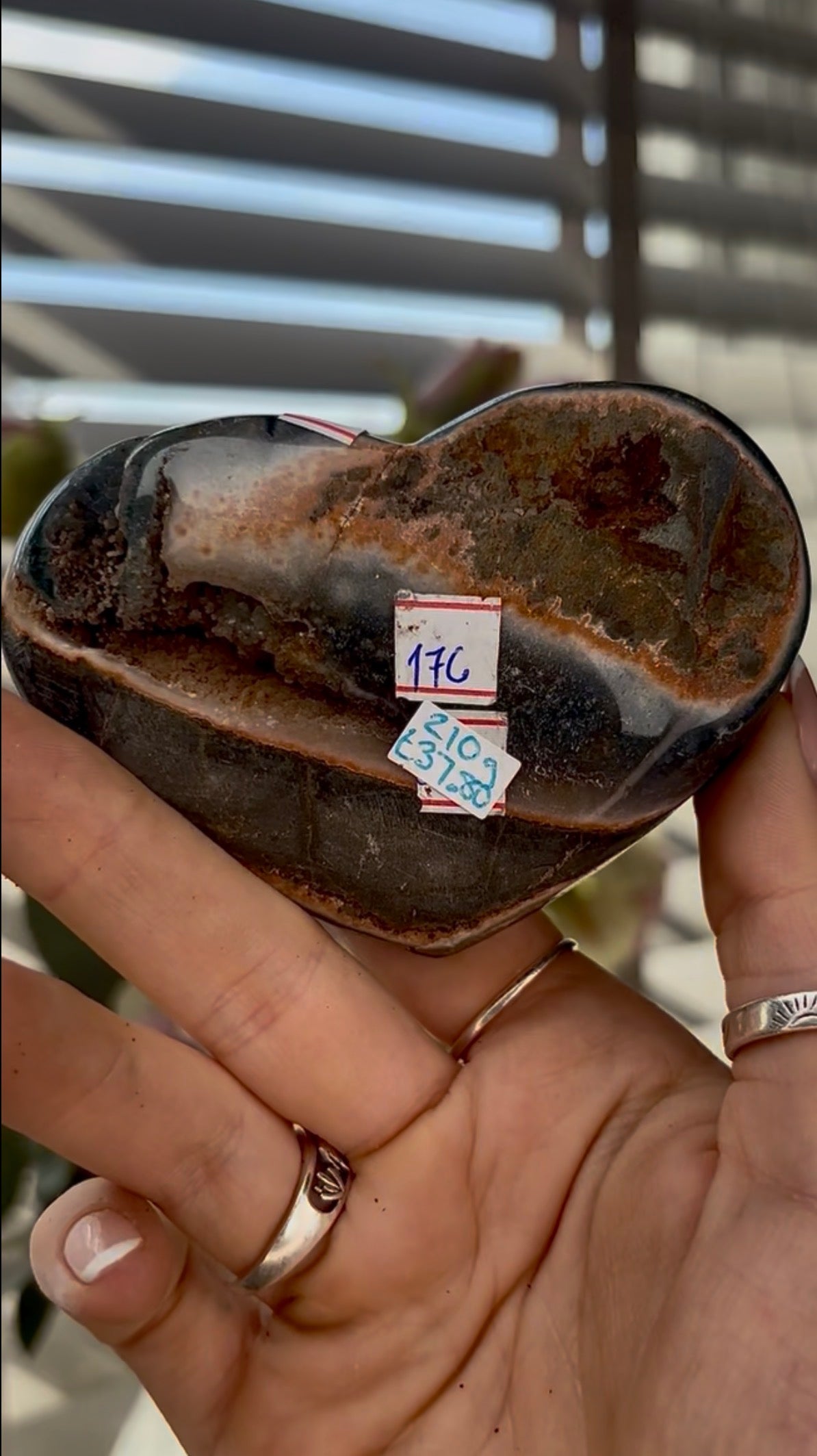 Uruguay amethyst heart - comes with stand
