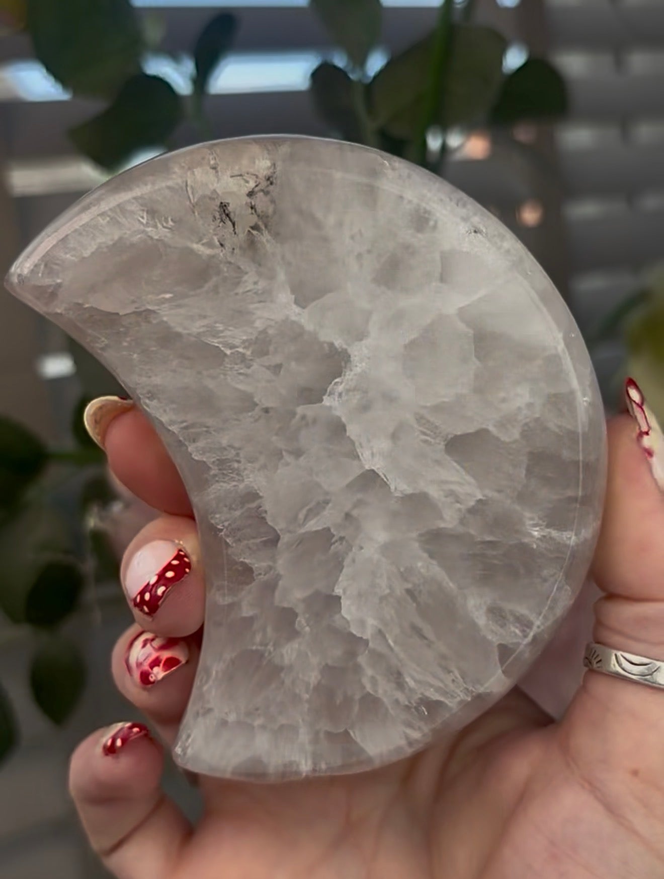 Beautiful, high quality, agate moon with druzy & calcite - stand included