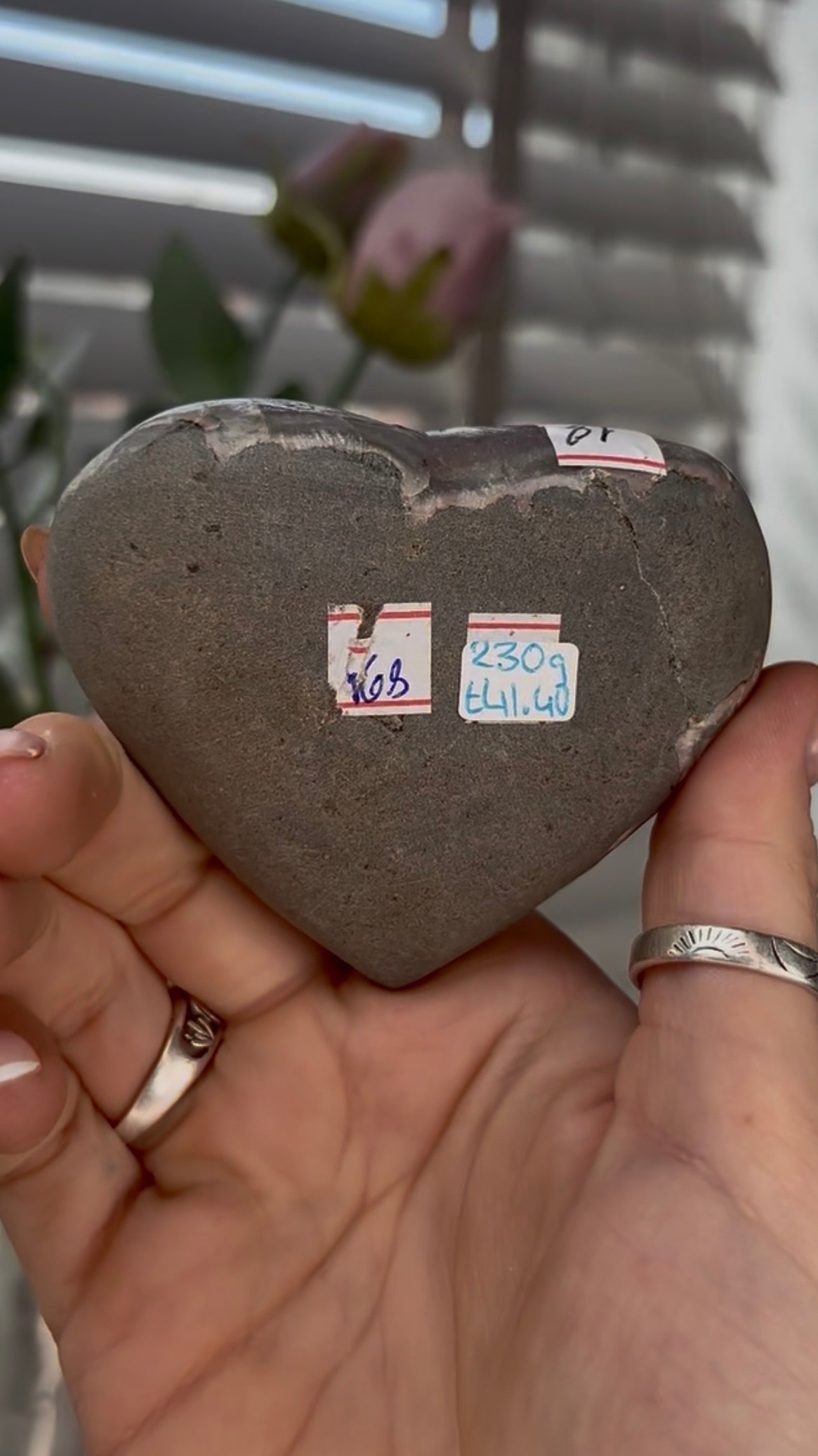 Uruguay, amethyst heart - comes with stand