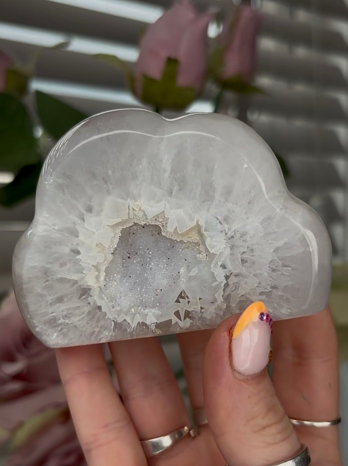 Beautiful, agate cloud with druzy