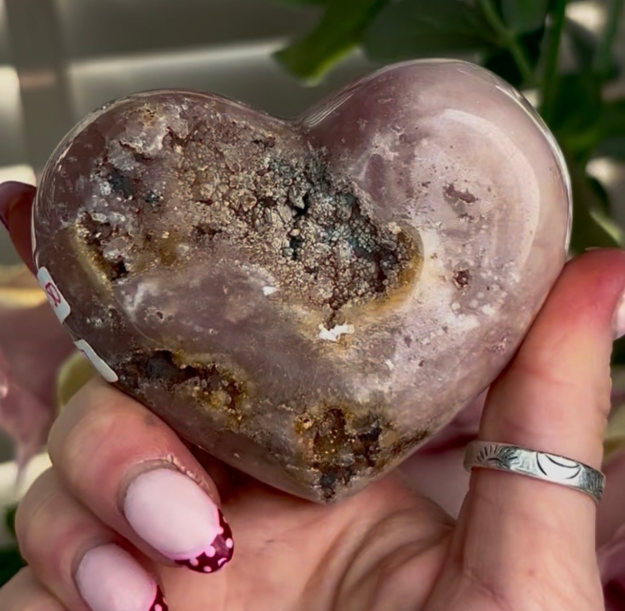 Hq druzy, pink amethyst heart - comes with stand