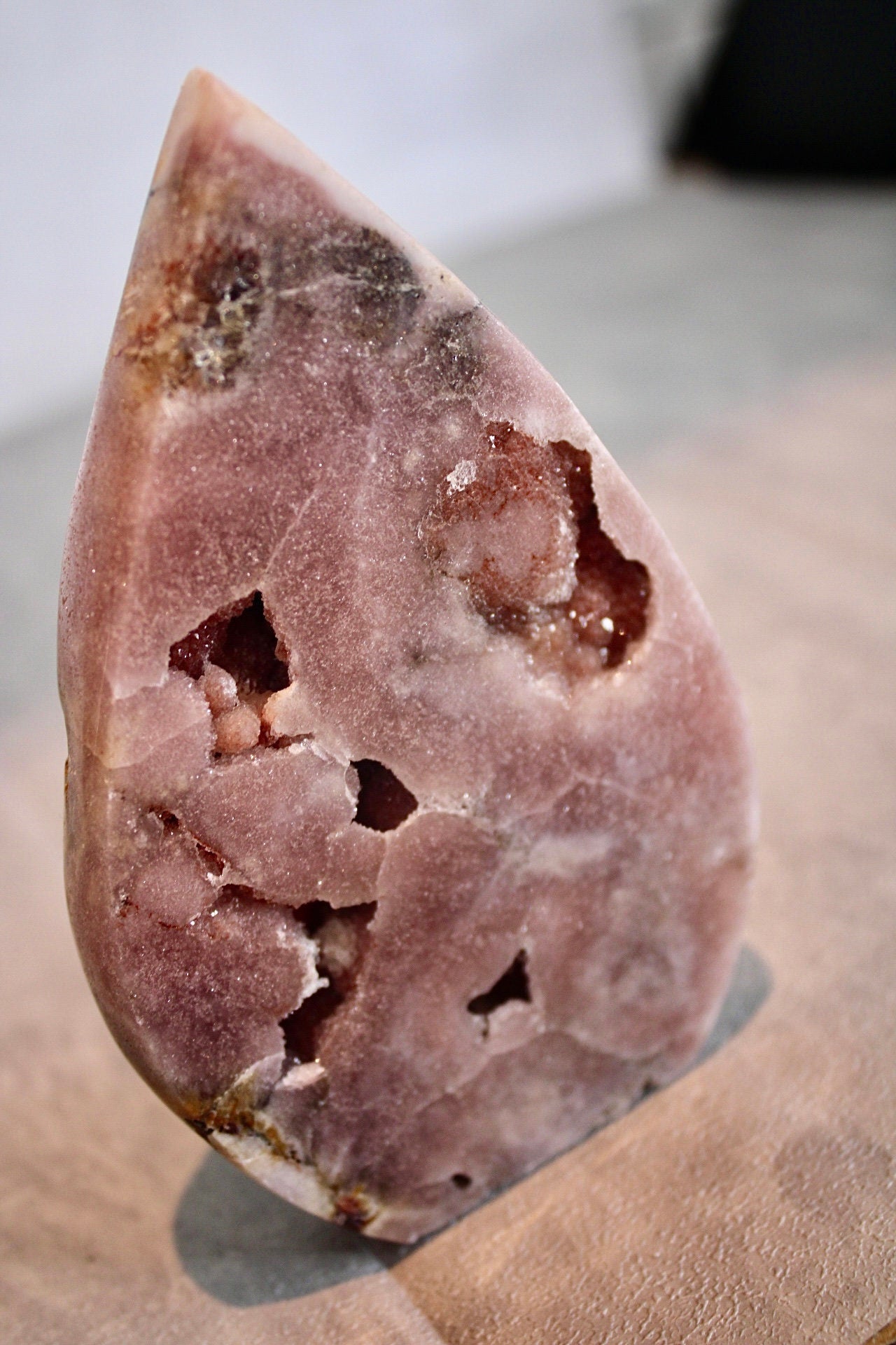 Berry red, druzy, pink Amethyst flame from Brazil 260g 11.5cm (h) 7.5cm (w)