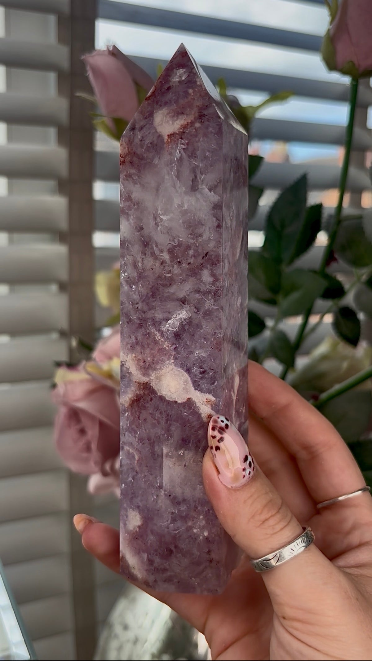 High grade, Pink amethyst Flower agate tower with high clarity quartz