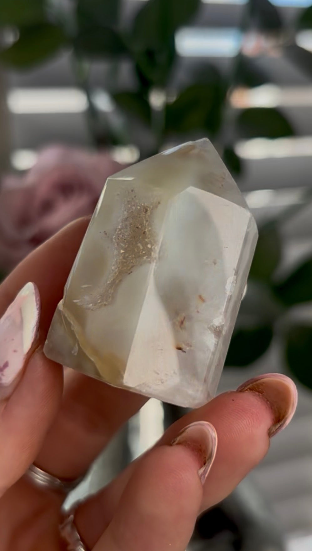 Beautiful, high grade, agate tower with druzy