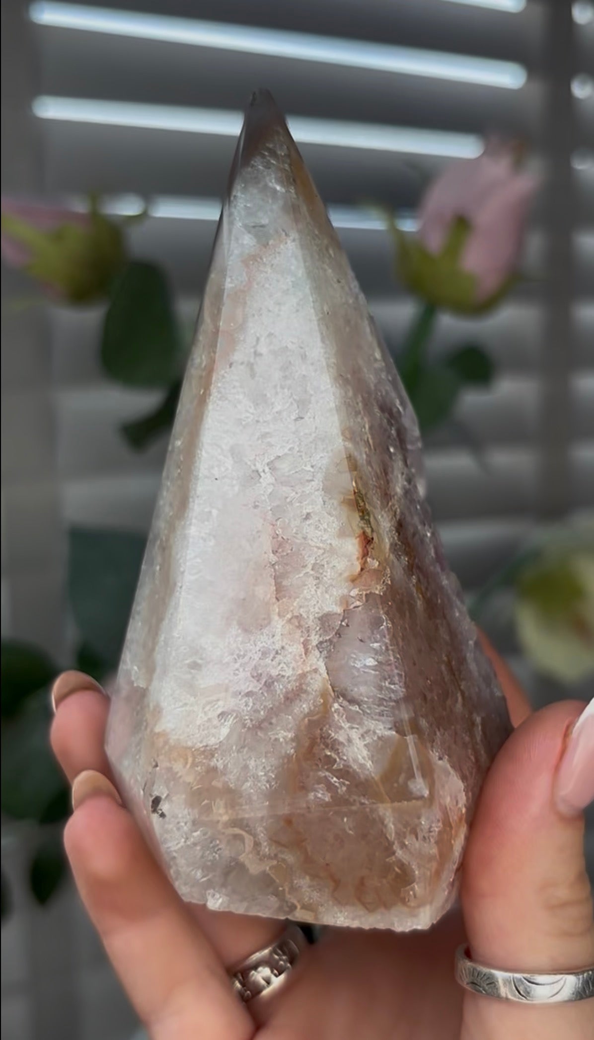 Beautiful, high grade, agate, self-standing, diamond with lilac druzy 12cm high