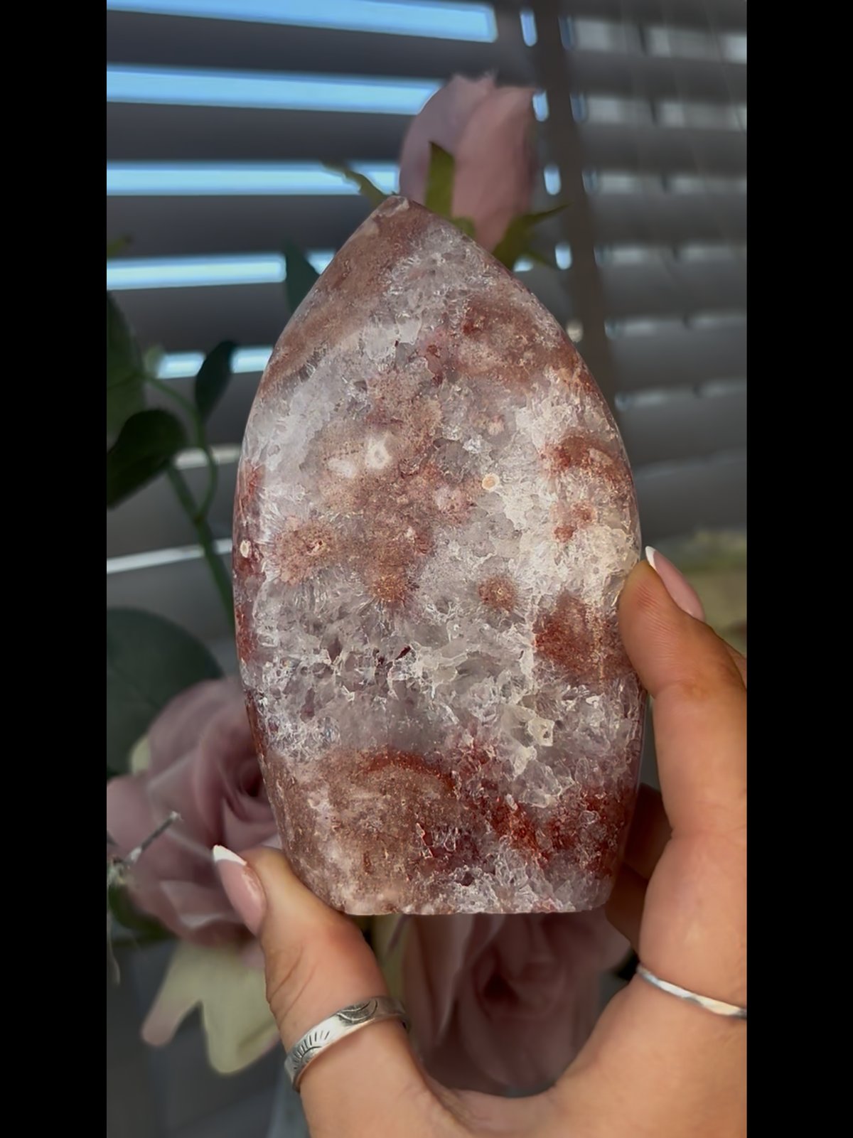 High grade, pink amethyst flame with in incredible quartz 480g (NAF8) 12.6cm H 7.3cm W