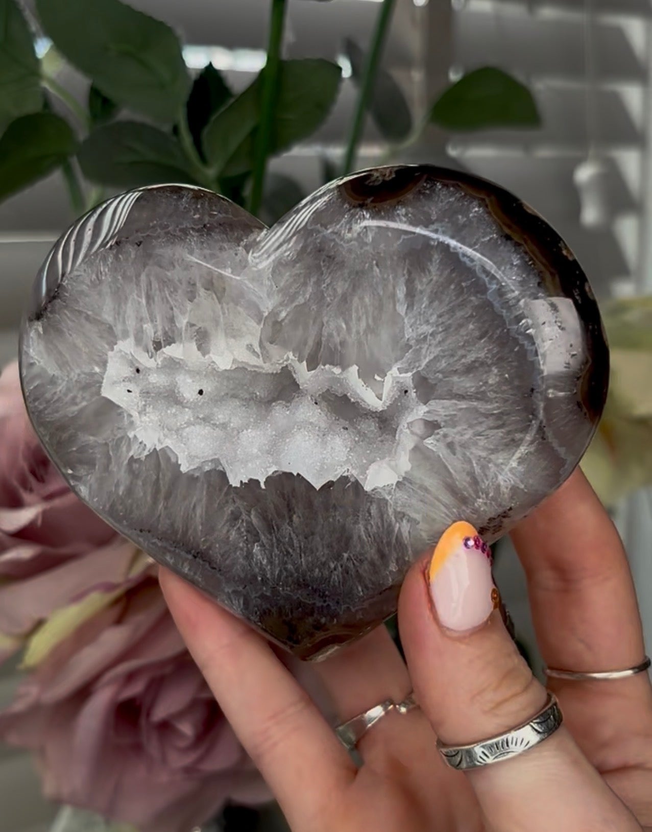 Beautiful, high quality, agate heart with druzy - stand included