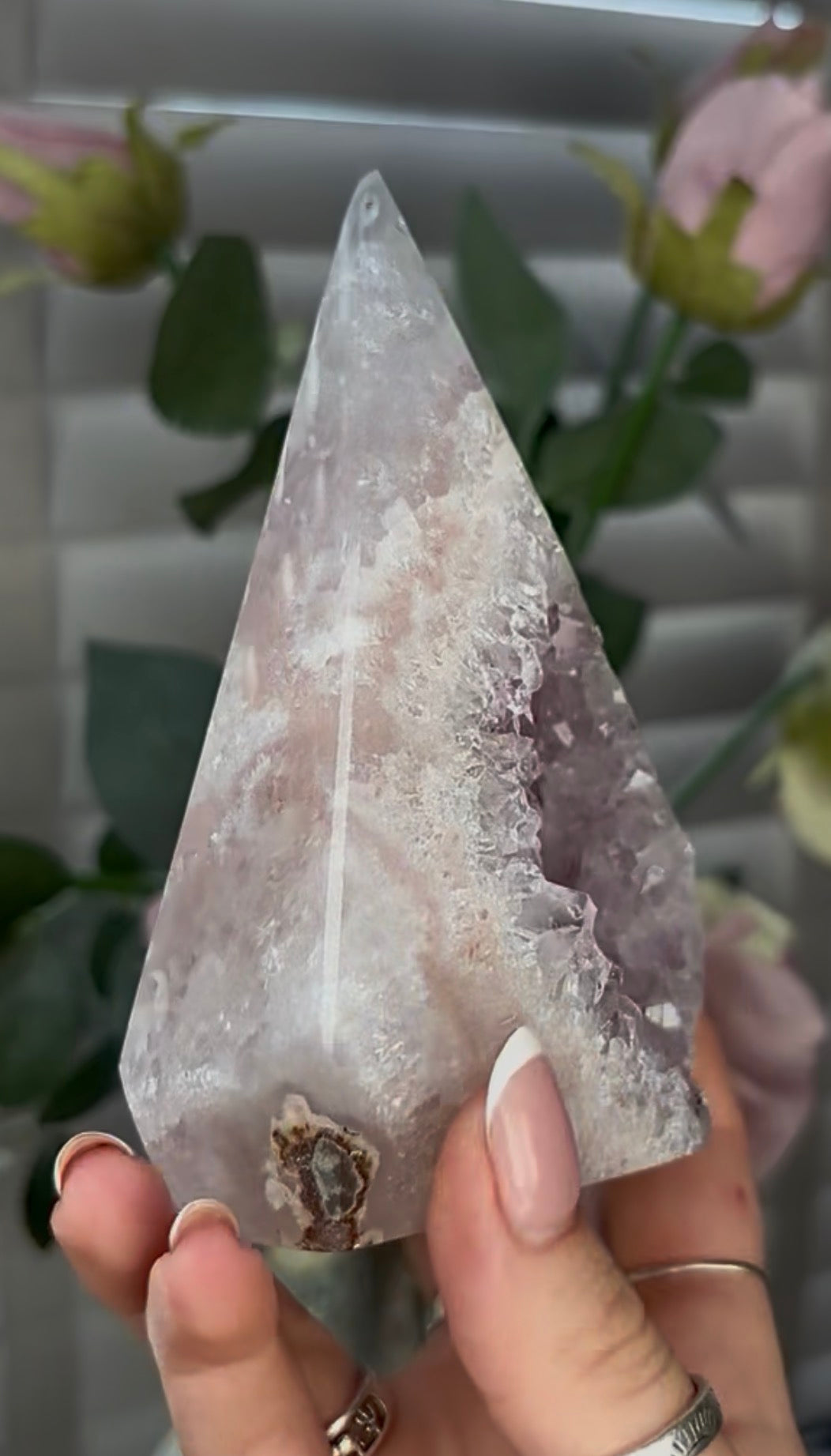 Beautiful, high grade, agate, self-standing, diamond with ligh pink druzy 12.6cm high