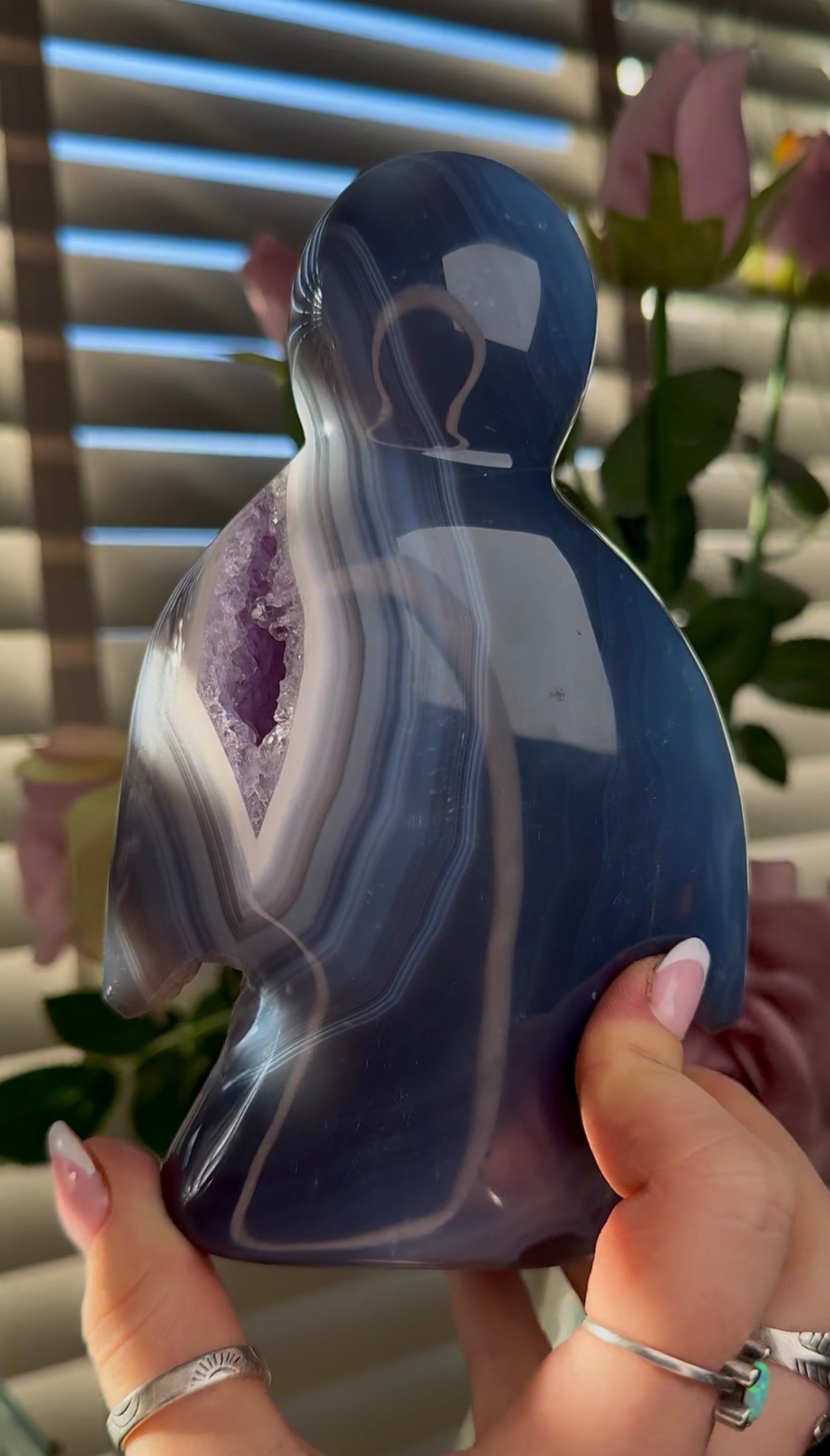 Beautiful, high grade, amethyst agate penguin with purple druzy