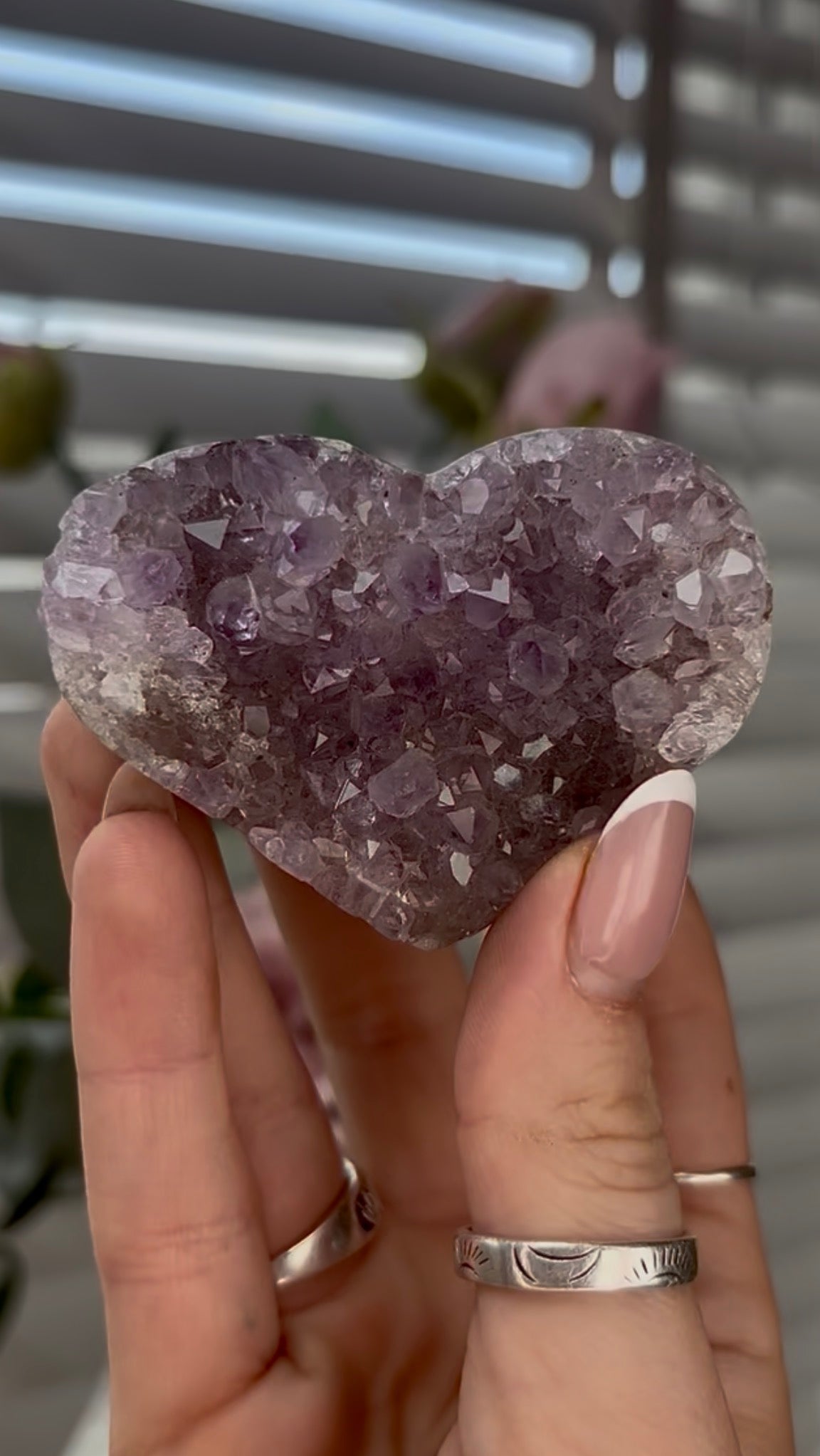 Uruguay, amethyst heart - comes with stand