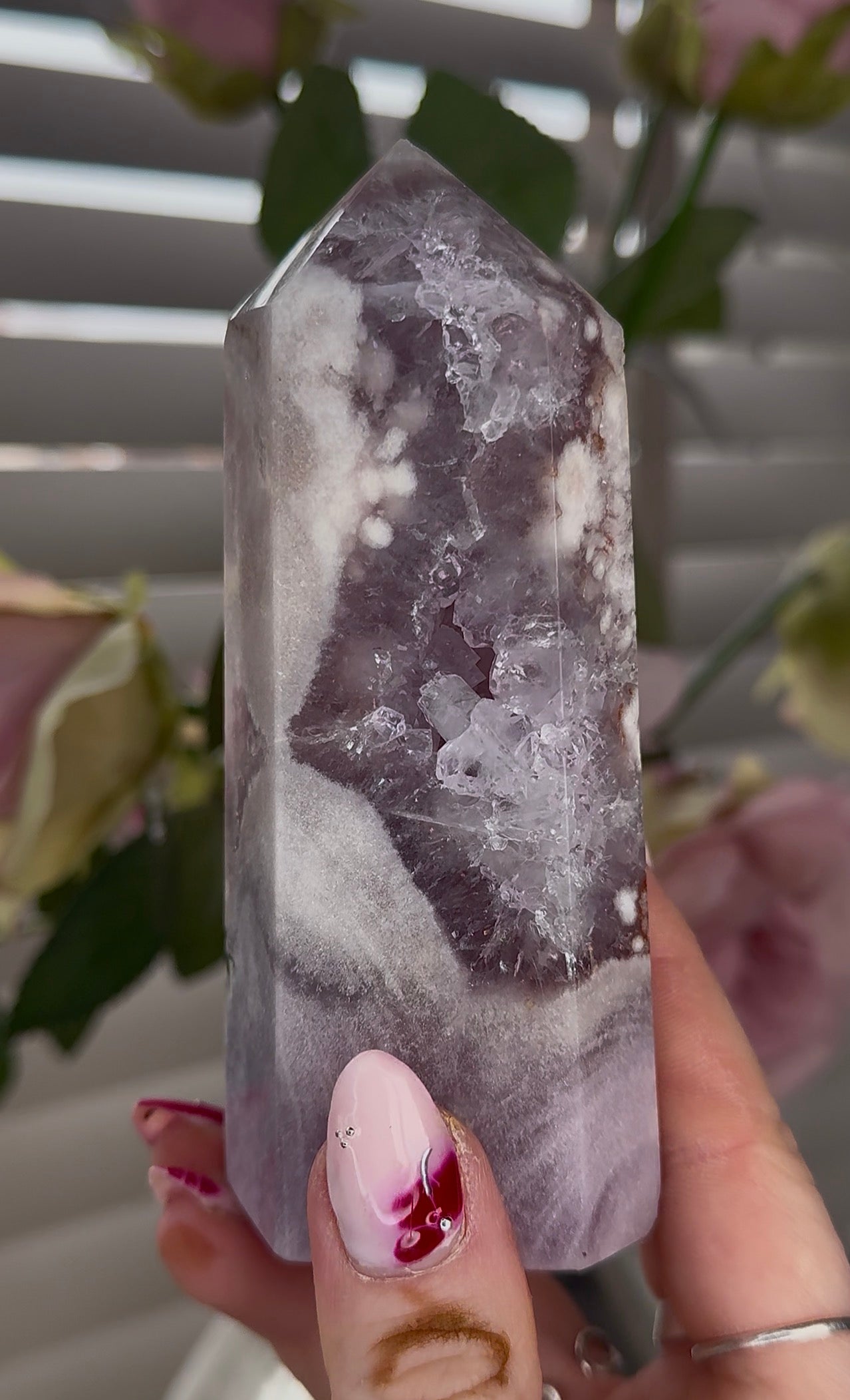 Hq Pink amethyst tower in lilac tones 12cm(h) 5cm(w)