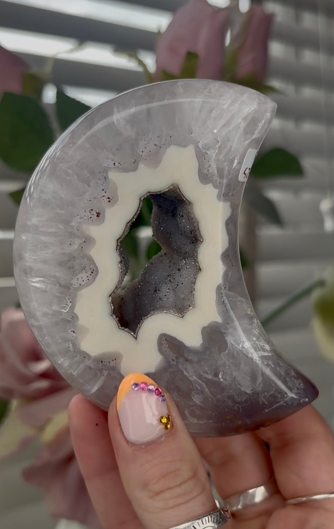 Beautiful, high quality, agate moon with druzy - stand included