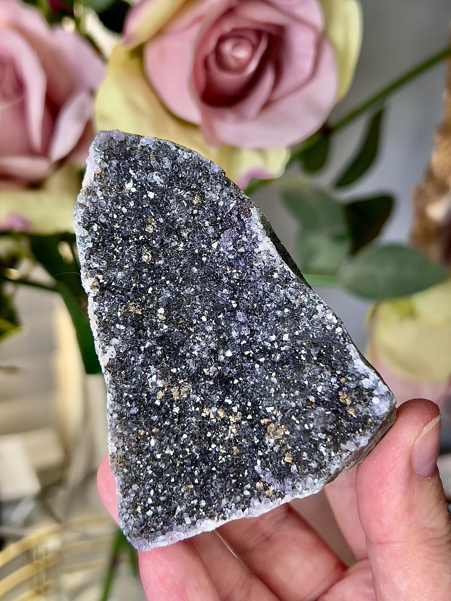 amethyst cutbase black tone freeform - 8cm(h) 5cm(w) 230g