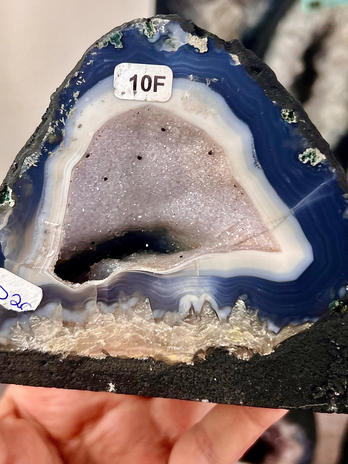 Beautiful, small,blue agate cathedral with peach sugar druzy 680g