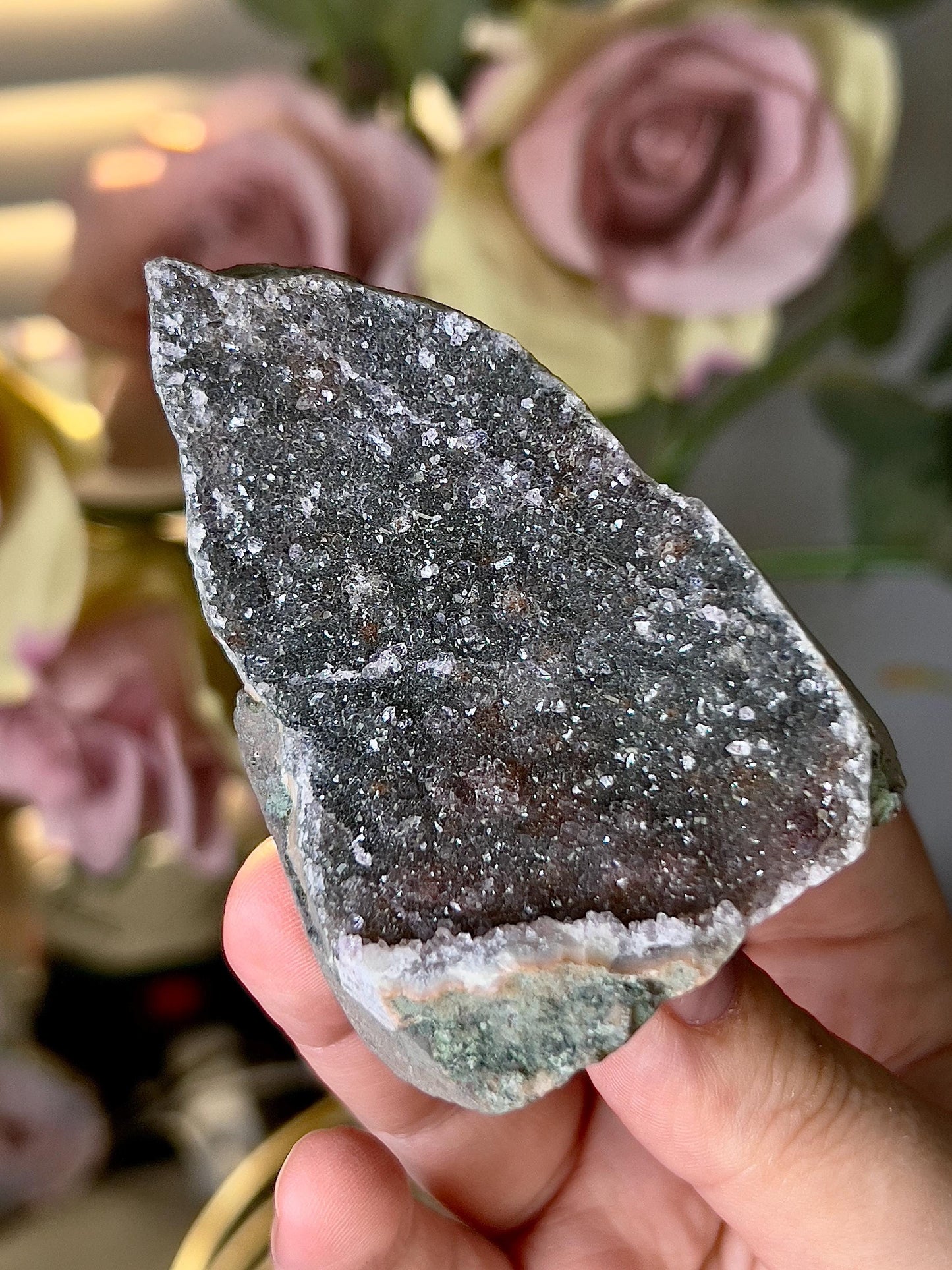 amethyst cutbase black tone freeform - 7cm(h) 5cm(w) 130g