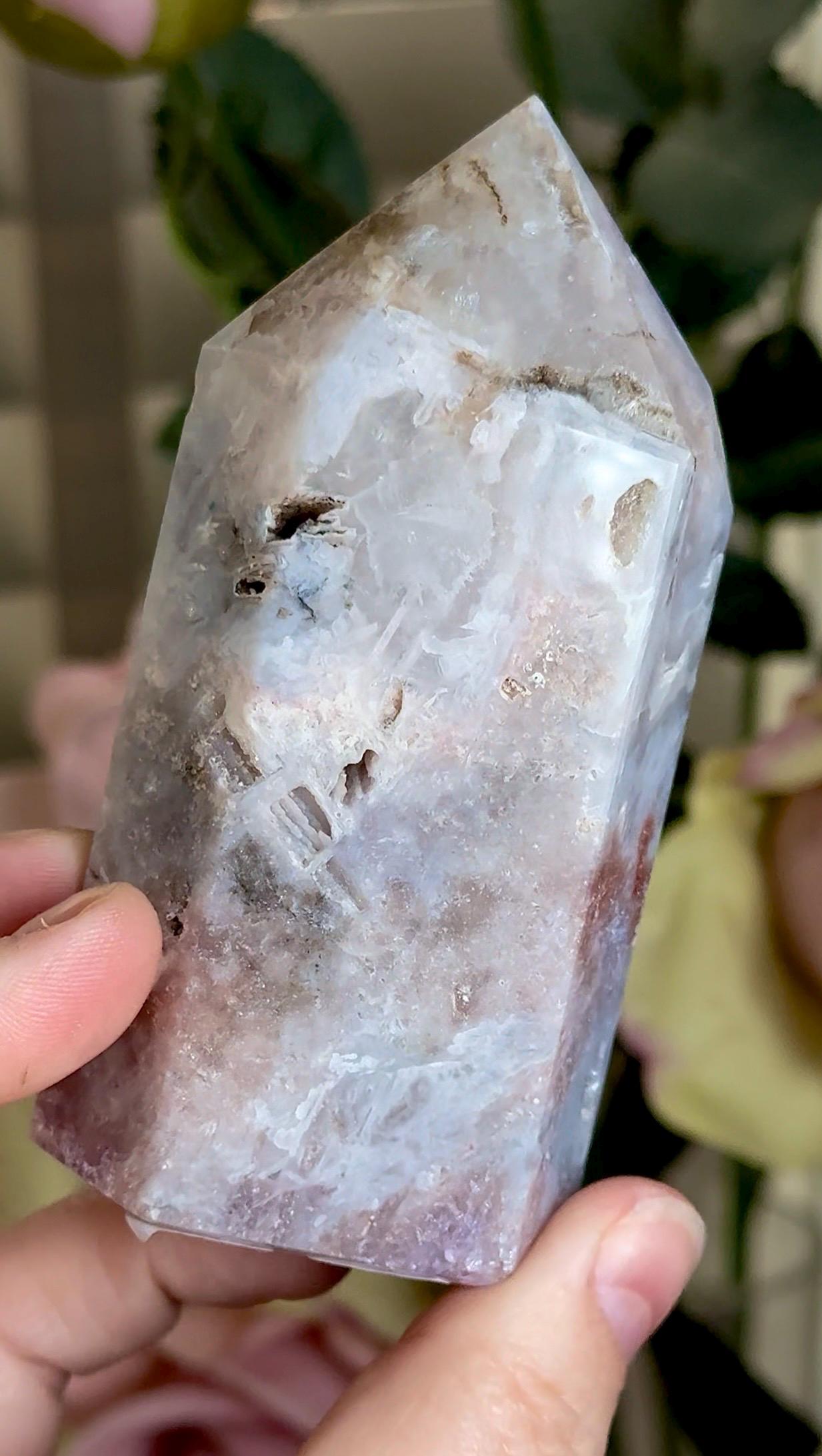 pink amethyst tower, with agate & some purple quartz in grey tones 231g 10cm by 4cm