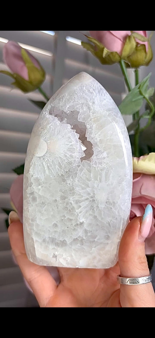 High grade, baby pink amethyst flame with incredible quartz orbs & druzy 467g