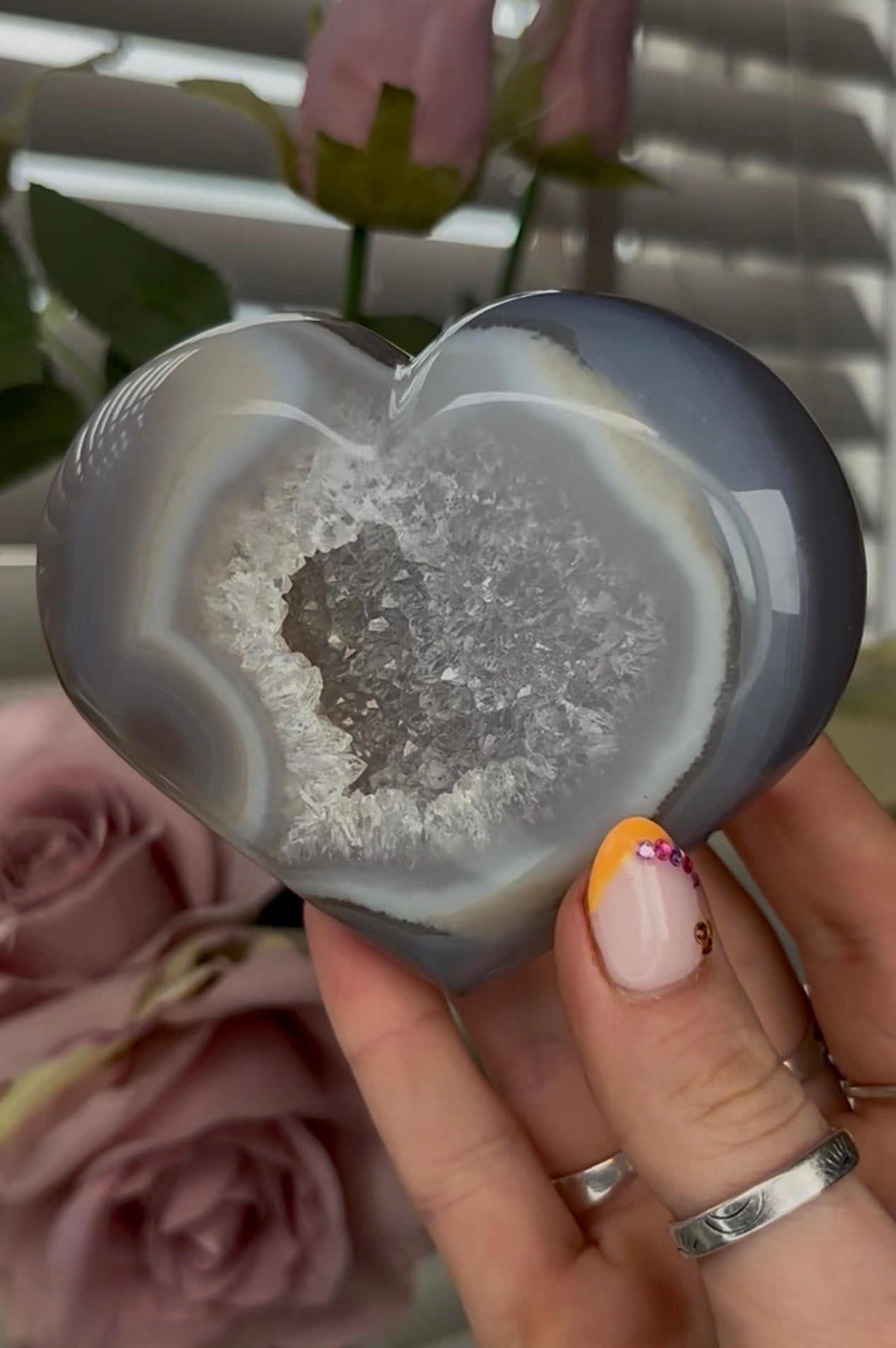 Beautiful, high grade, agate heart with druzy - comes with stand