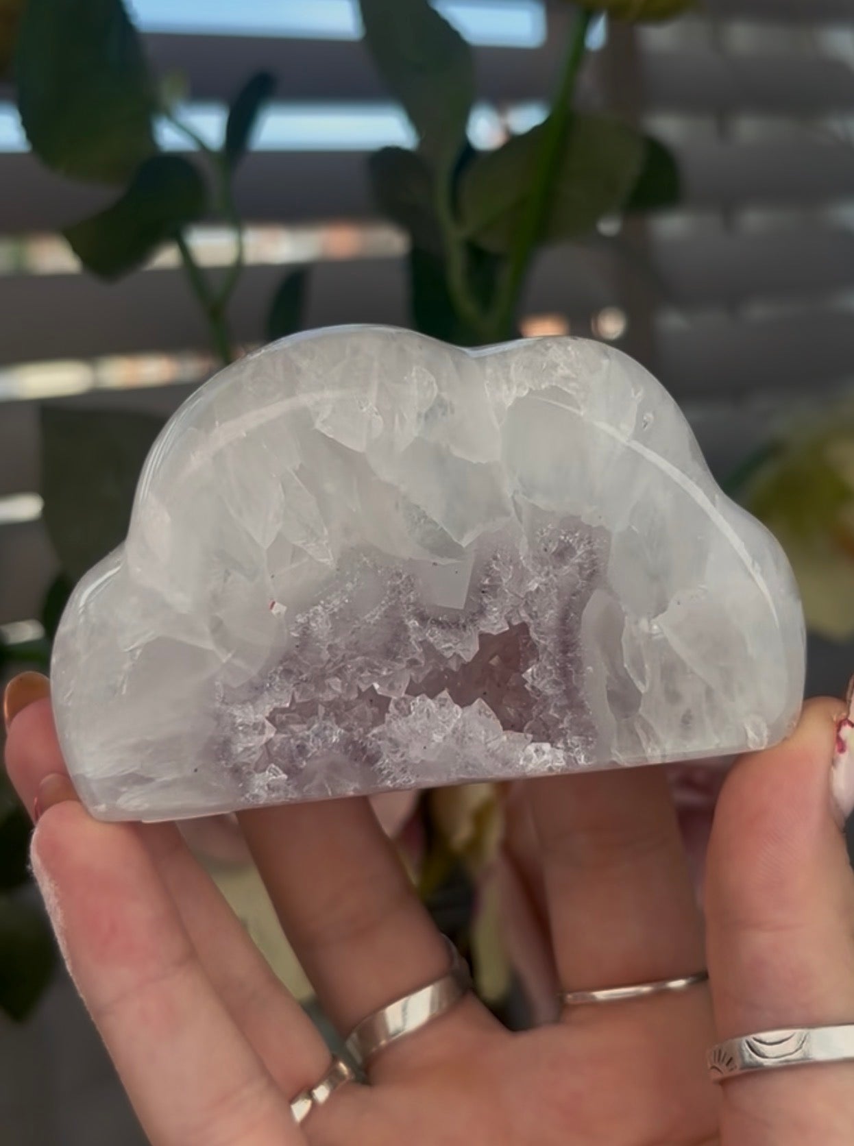 Beautiful, agate cloud with lilac amethyst druzy