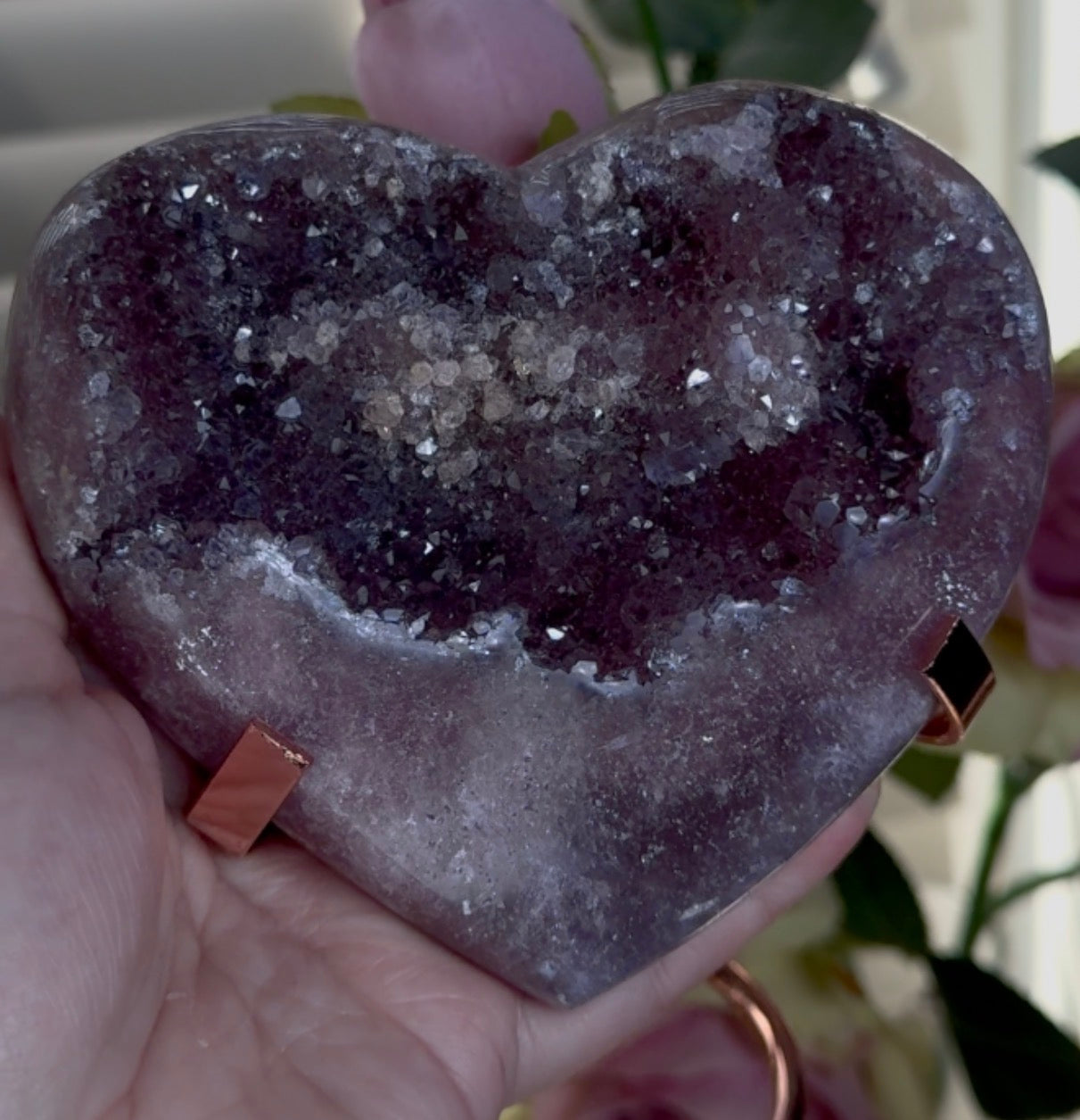 Hq pink amethyst heart  in a deep purple tone - comes with stand