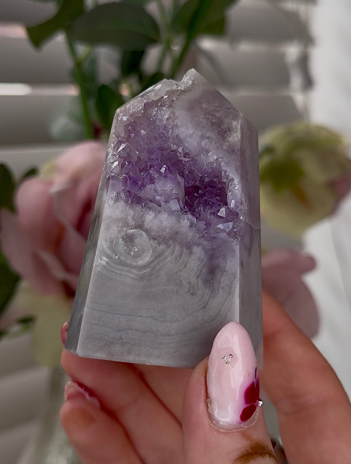 High quality Pink amethyst tower in lilac tones 8cm(h) 5cm(w)