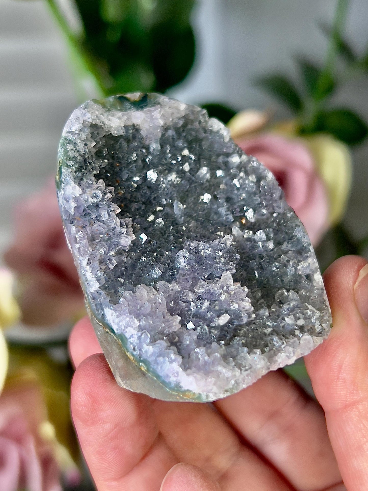 amethyst cutbase green toned freeform - 120g 5cm(h) 5cm(w)