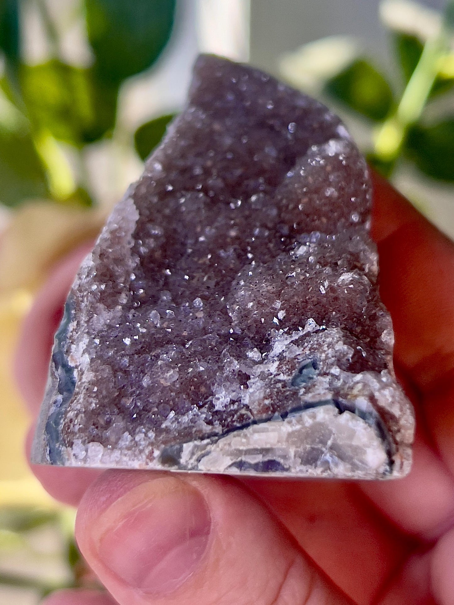 amethyst red toned cutbase freeform - 150g 7.5cm(h) 4cm(w)