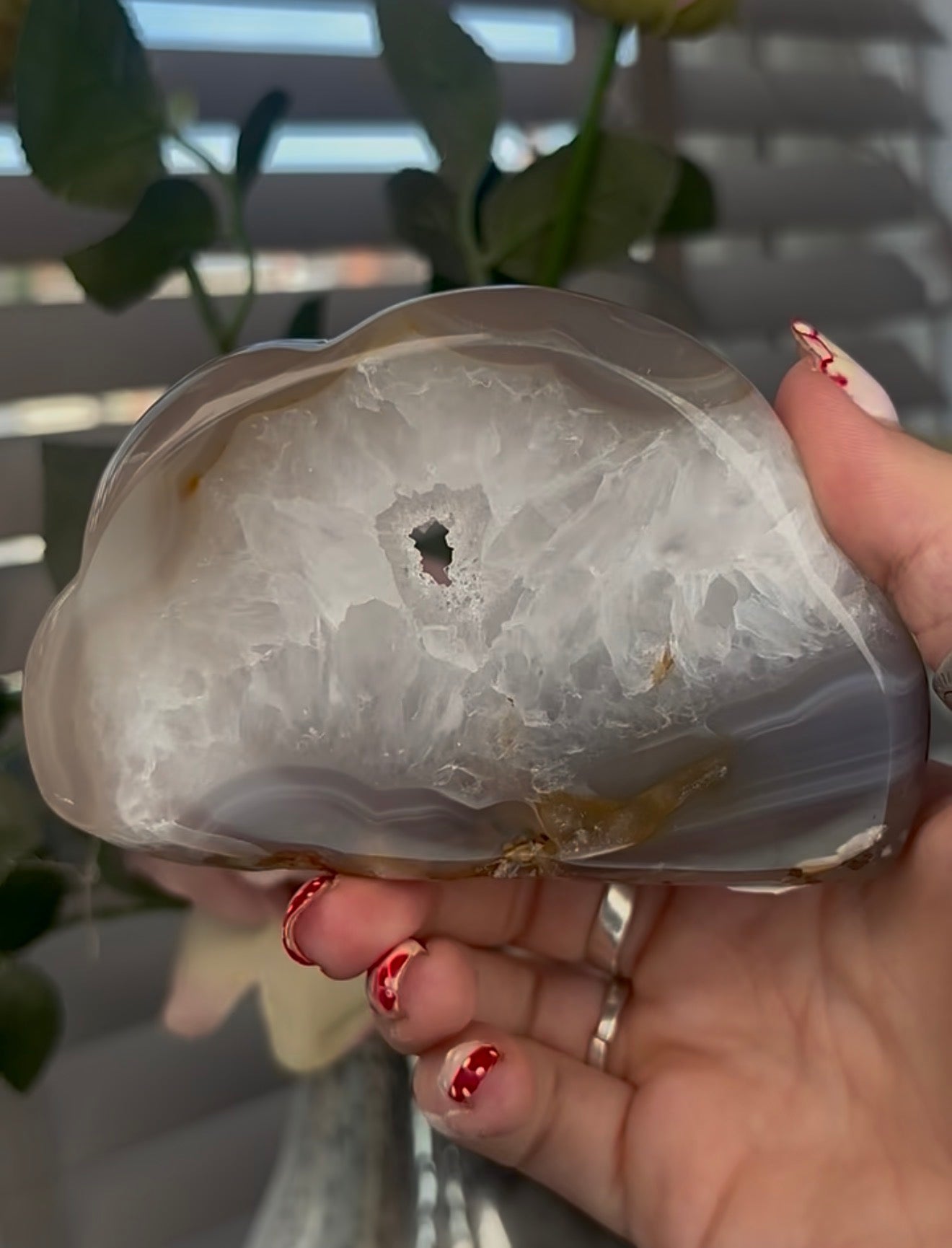 Beautiful, agate cloud with druzy