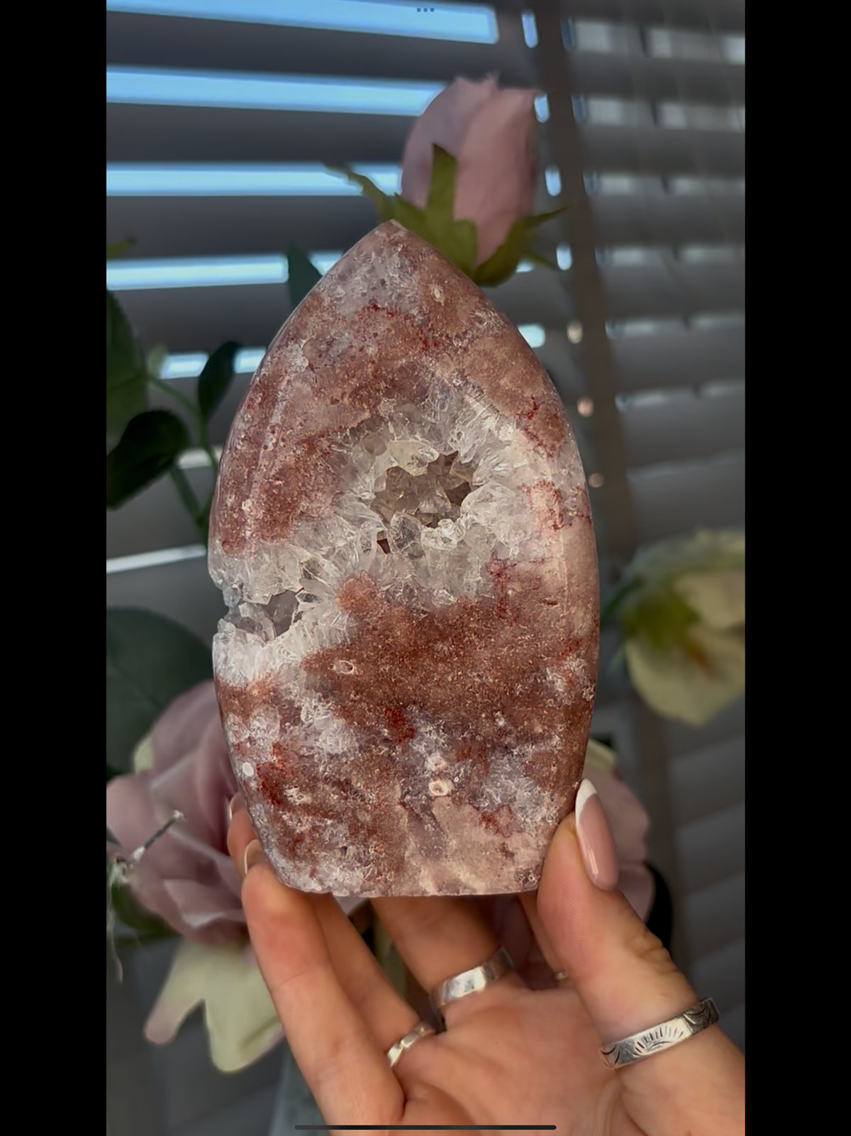 High grade, pink amethyst flame with in incredible quartz 480g (NAF8) 12.6cm H 7.3cm W