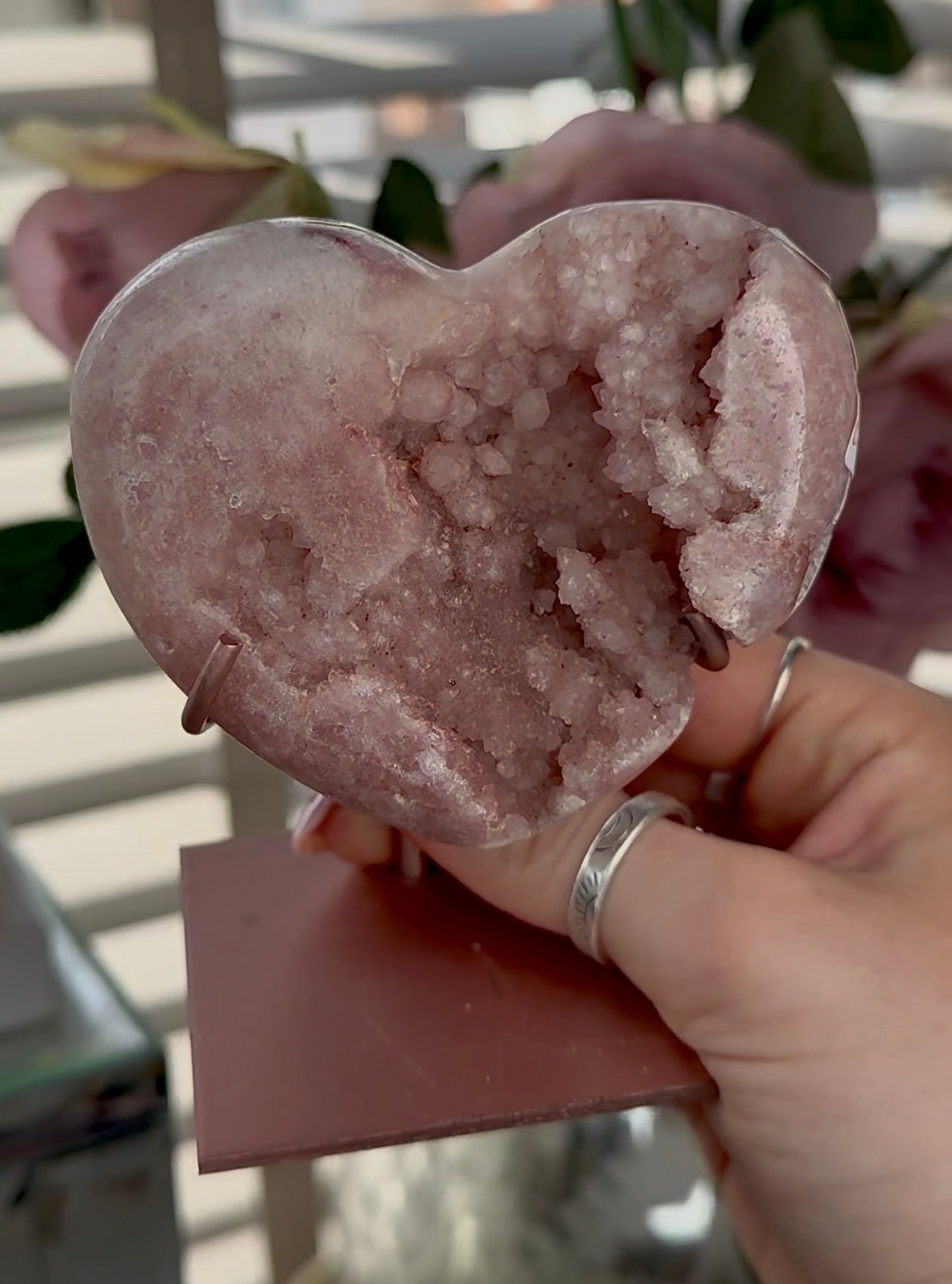 Hq pink amethyst heart - comes with stand