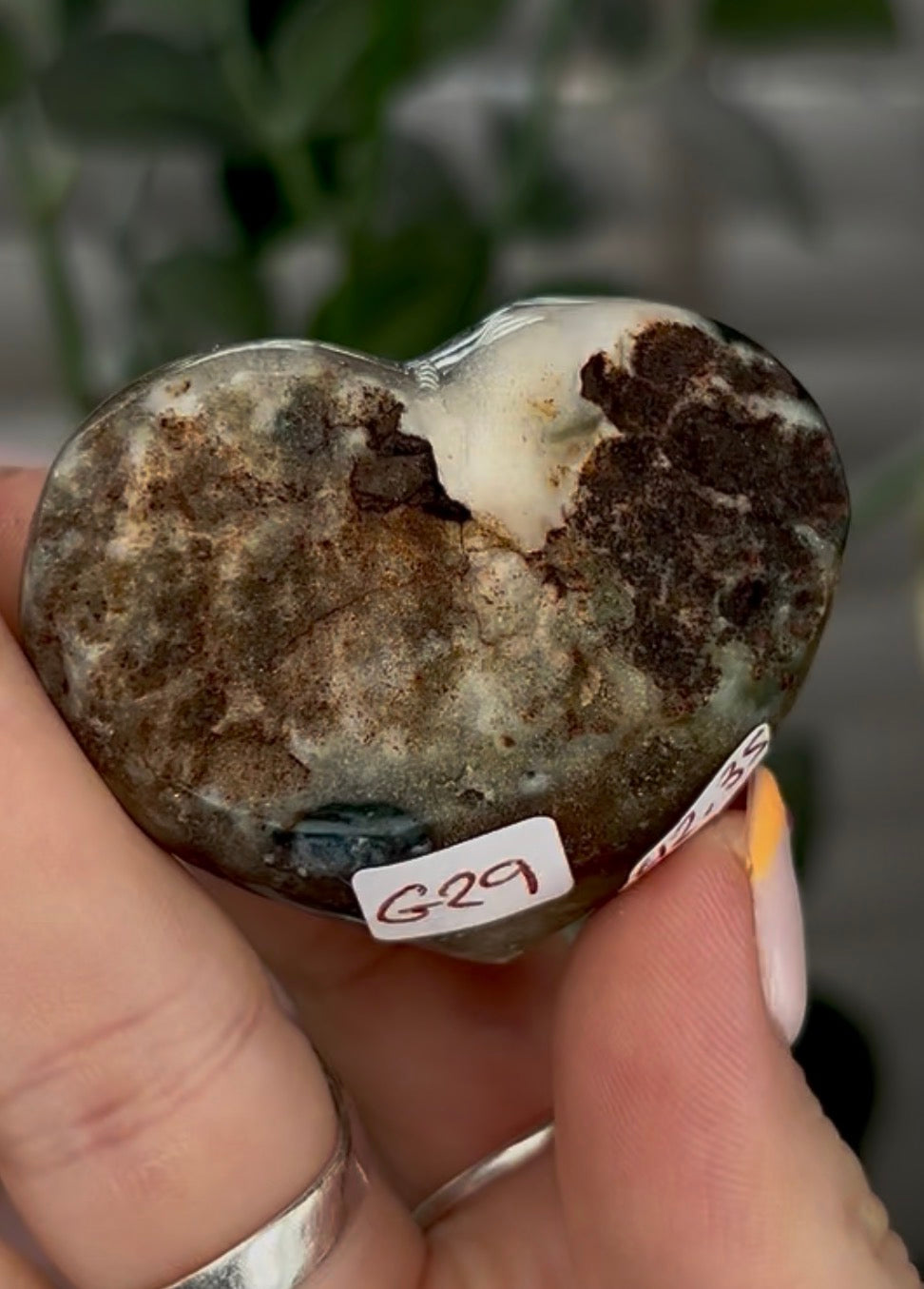 Beautiful, mini agate heart with druzy - stand included