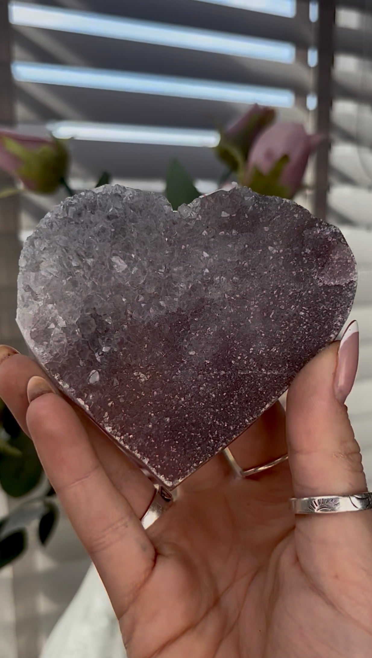 amethyst heart - comes with stand