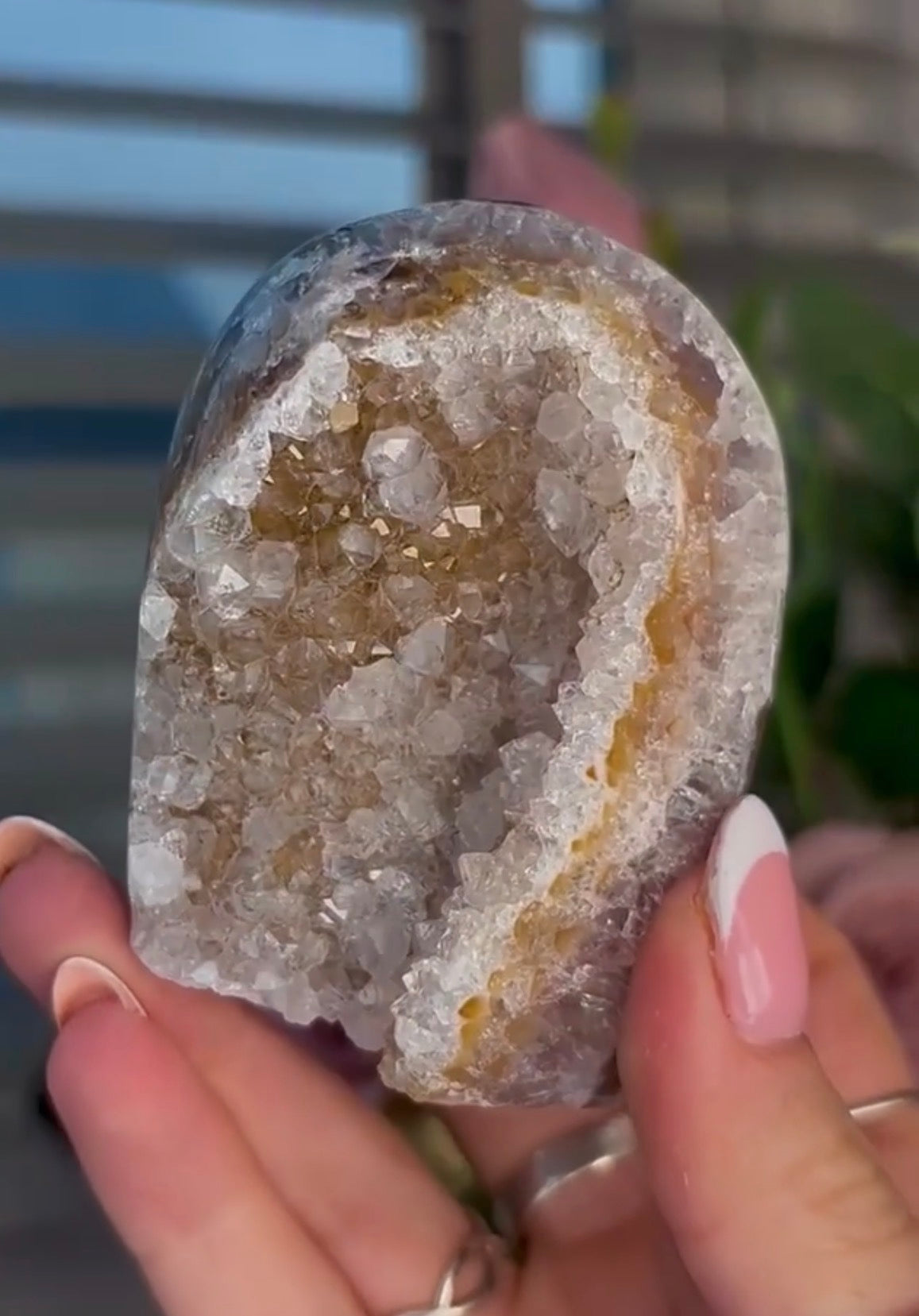 High quality, citrus toned, rainbow amethyst agate, cutbase