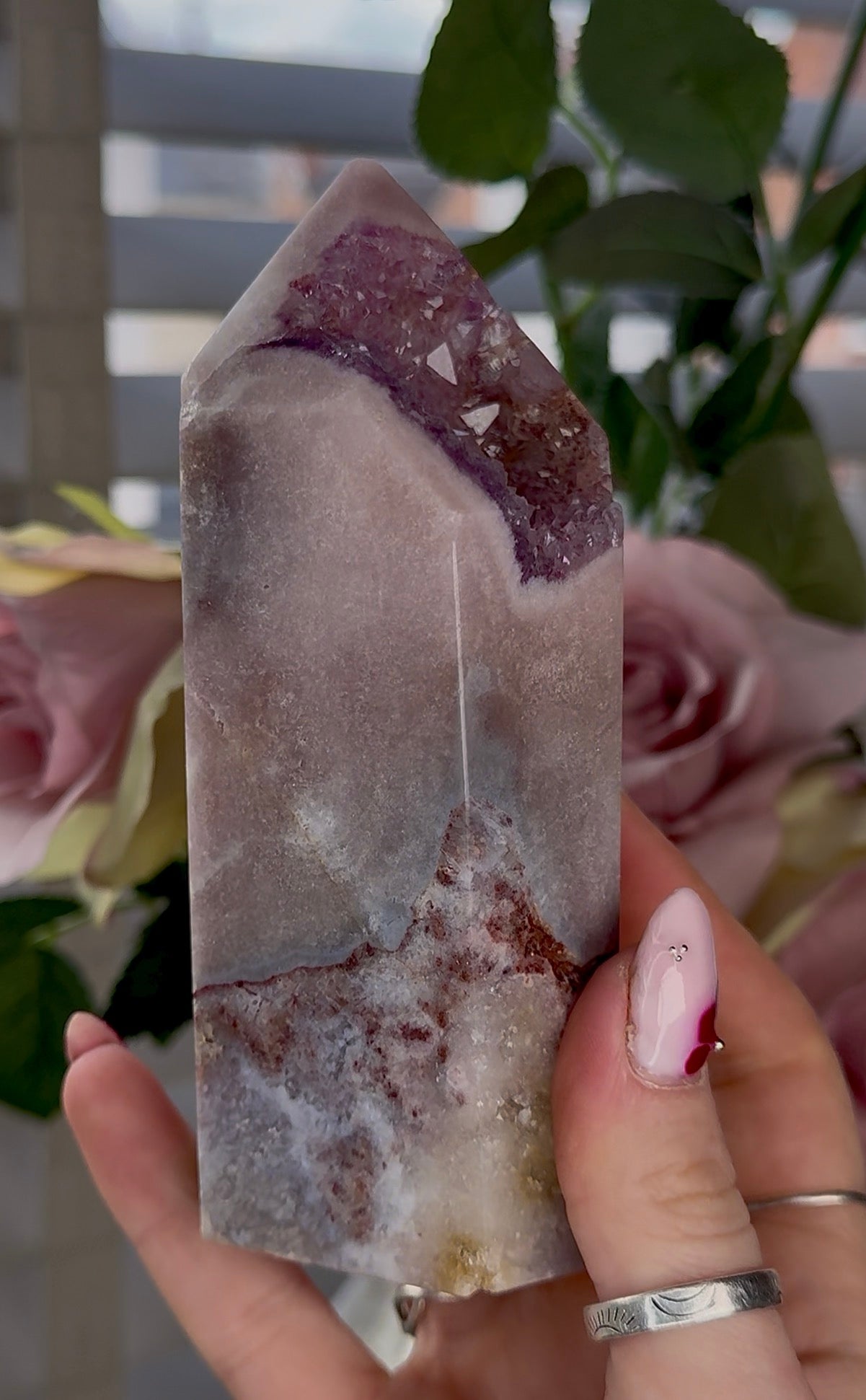 Hq Pink amethyst tower in lilac tones 13cm(h) 6cm(w)