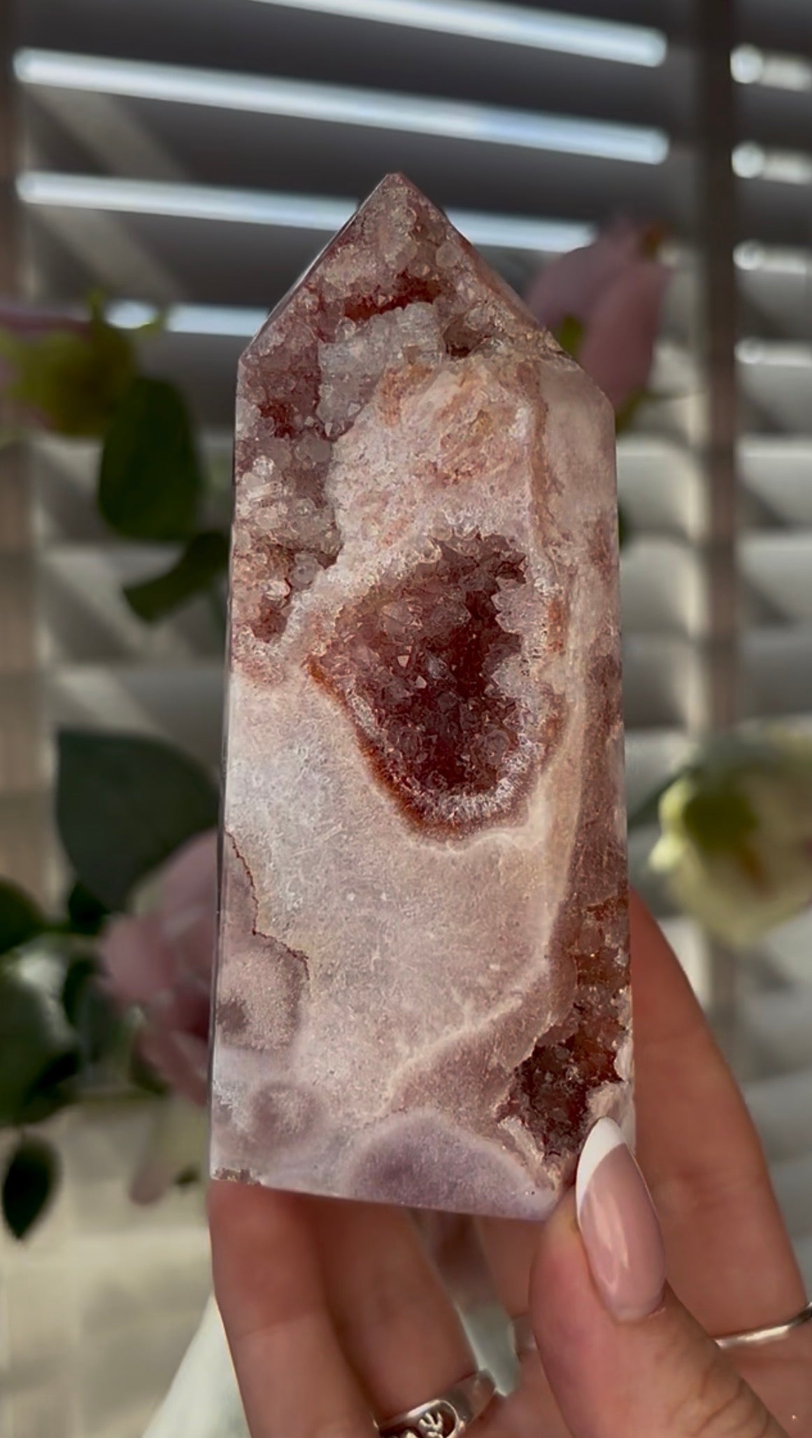 Beautiful, high quality Pink amethyst tower 11.3cm(h) by 5.5cm(w)