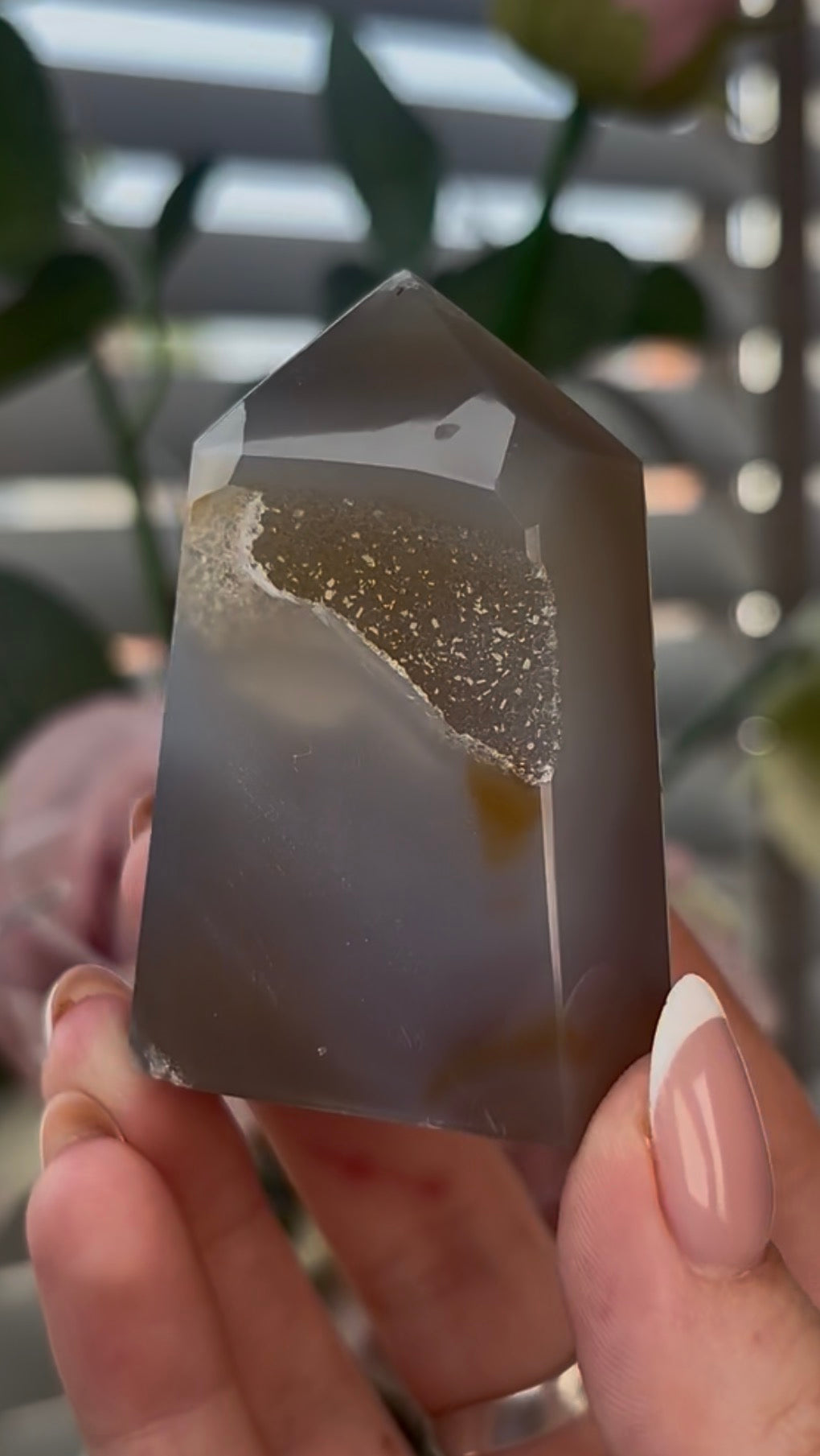 Beautiful, agate tower with druzy