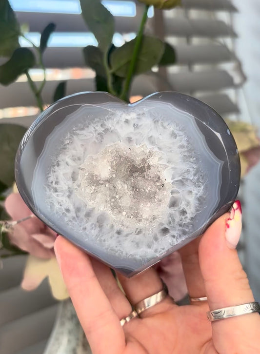 Beautiful, blue agate heart with druzy - stand included