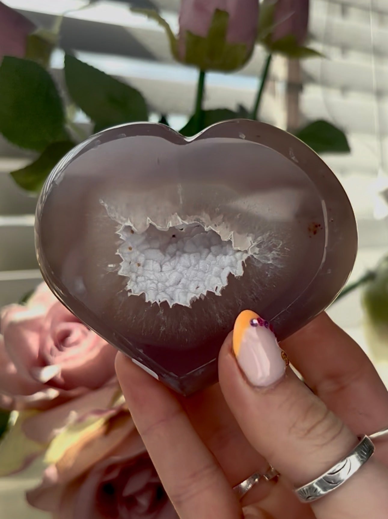 Beautiful, high quality, agate heart with druzy - stand included