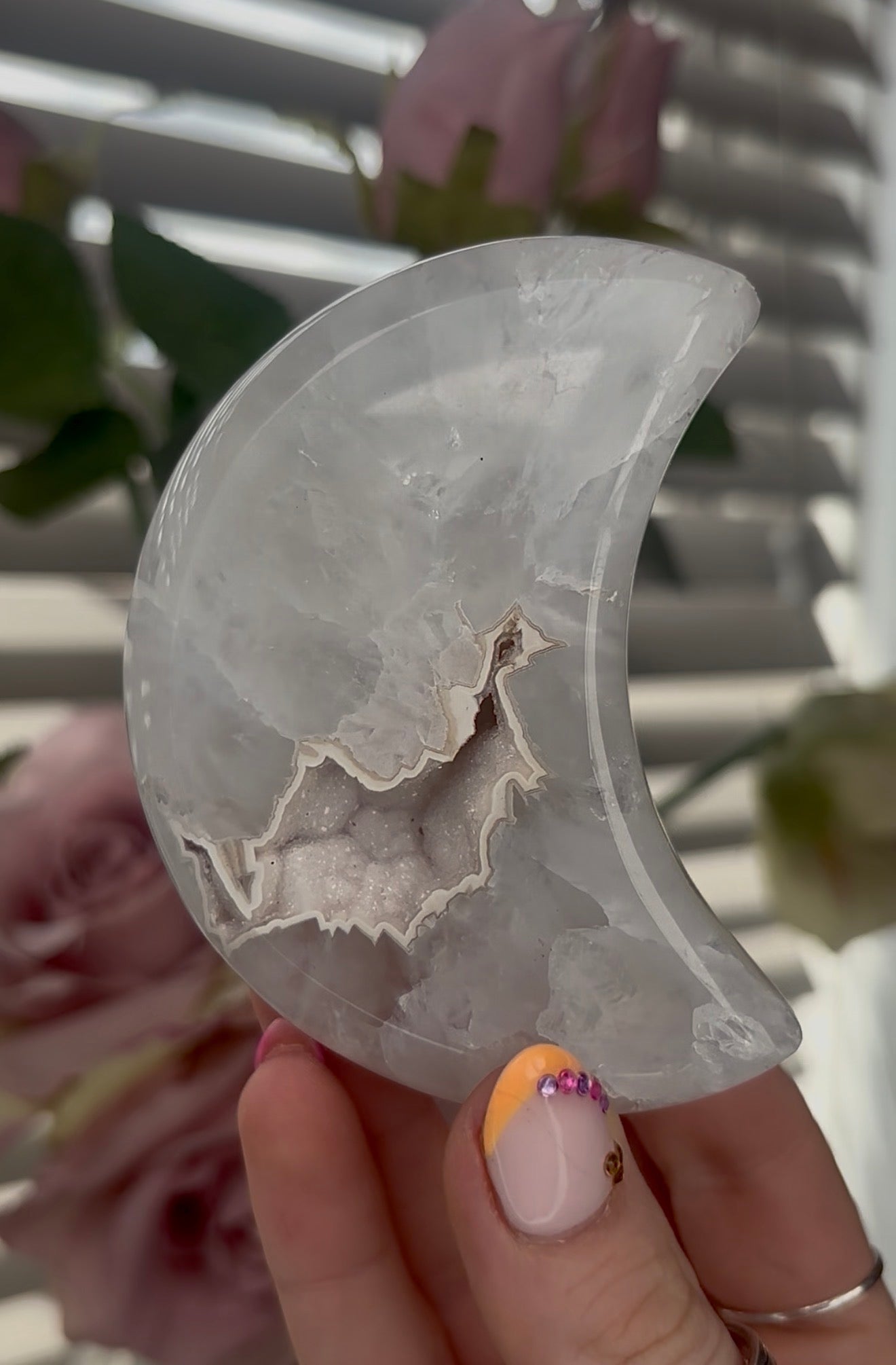 Beautiful, high quality, agate moon with druzy - stand included
